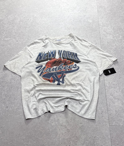 Vintage 90s New York Yankees MLB Graphic Tee (XL)