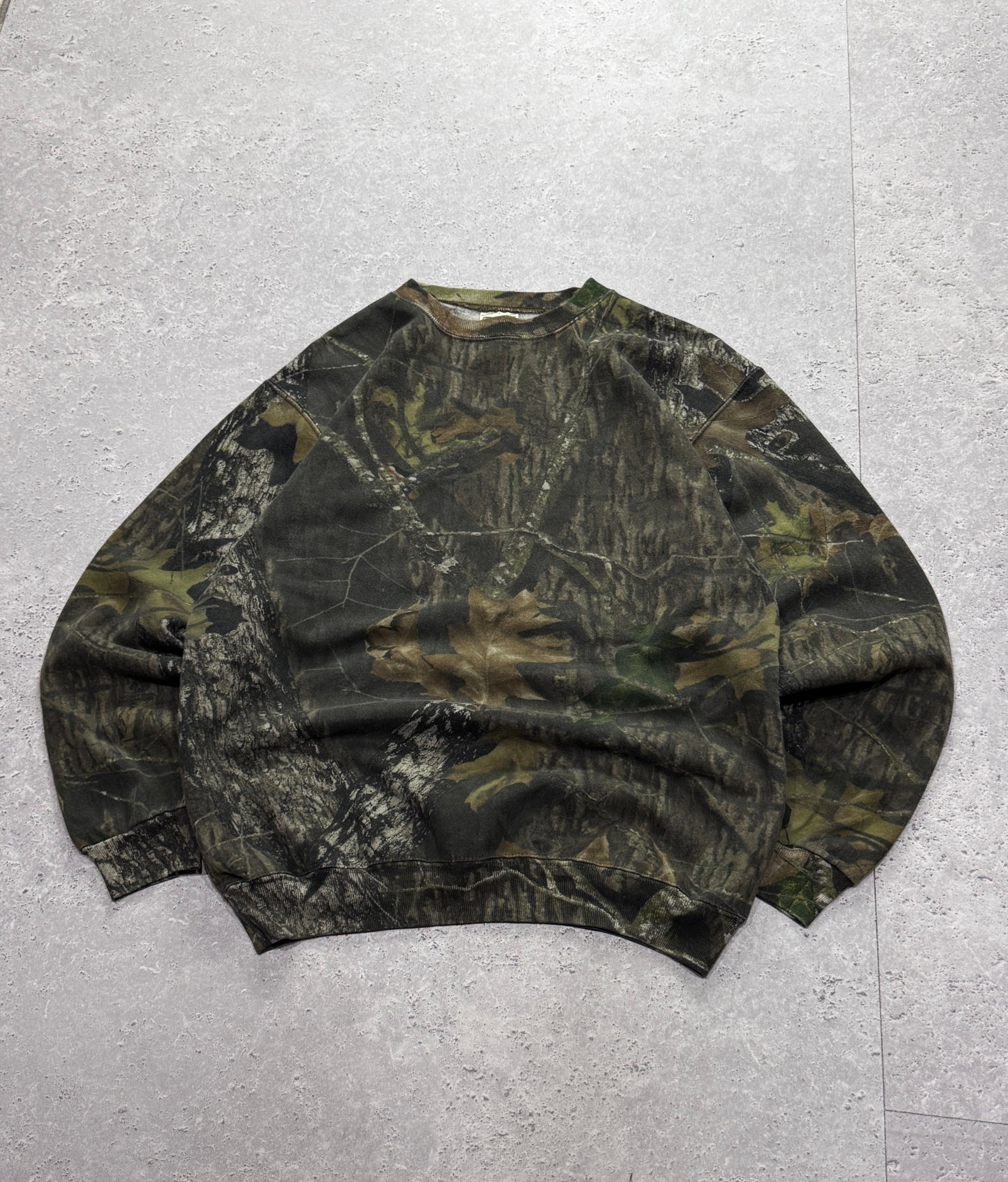 Vintage 2000s Real Tree Sweater (L)