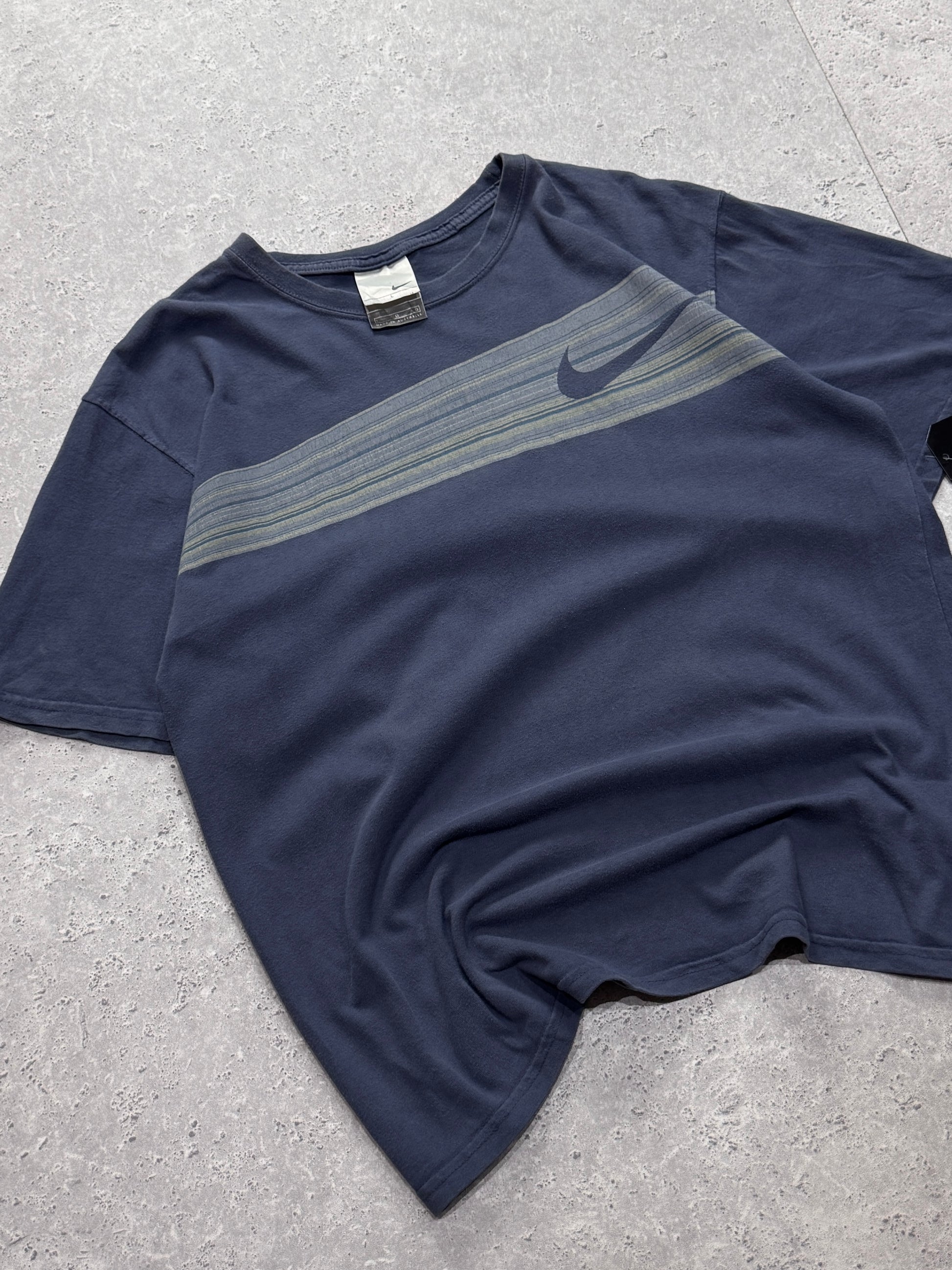 Vintage 2000s Nike Swoosh Tee (L)