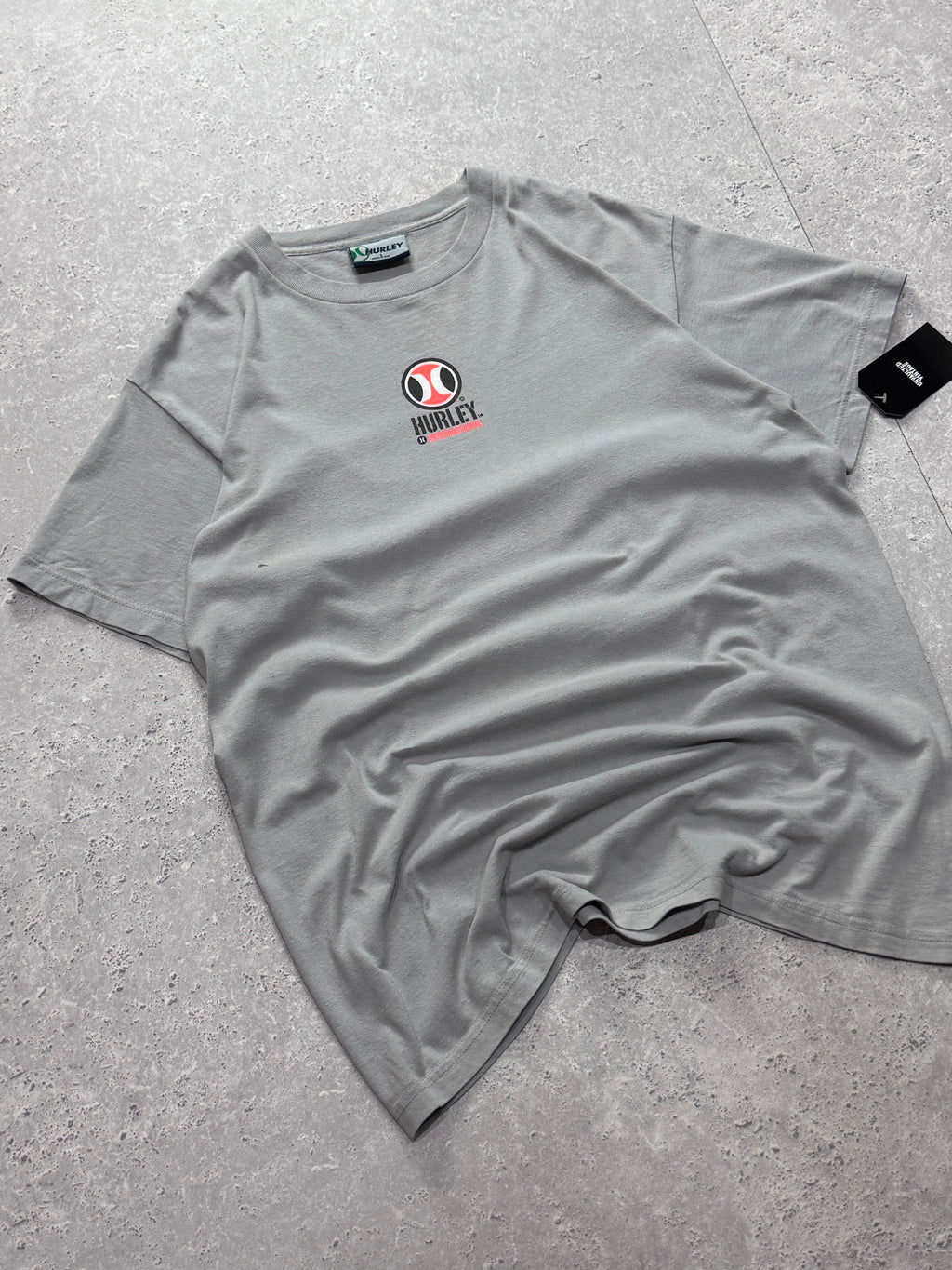 Vintage 2000s Hurley International Surfwear Tee (L)