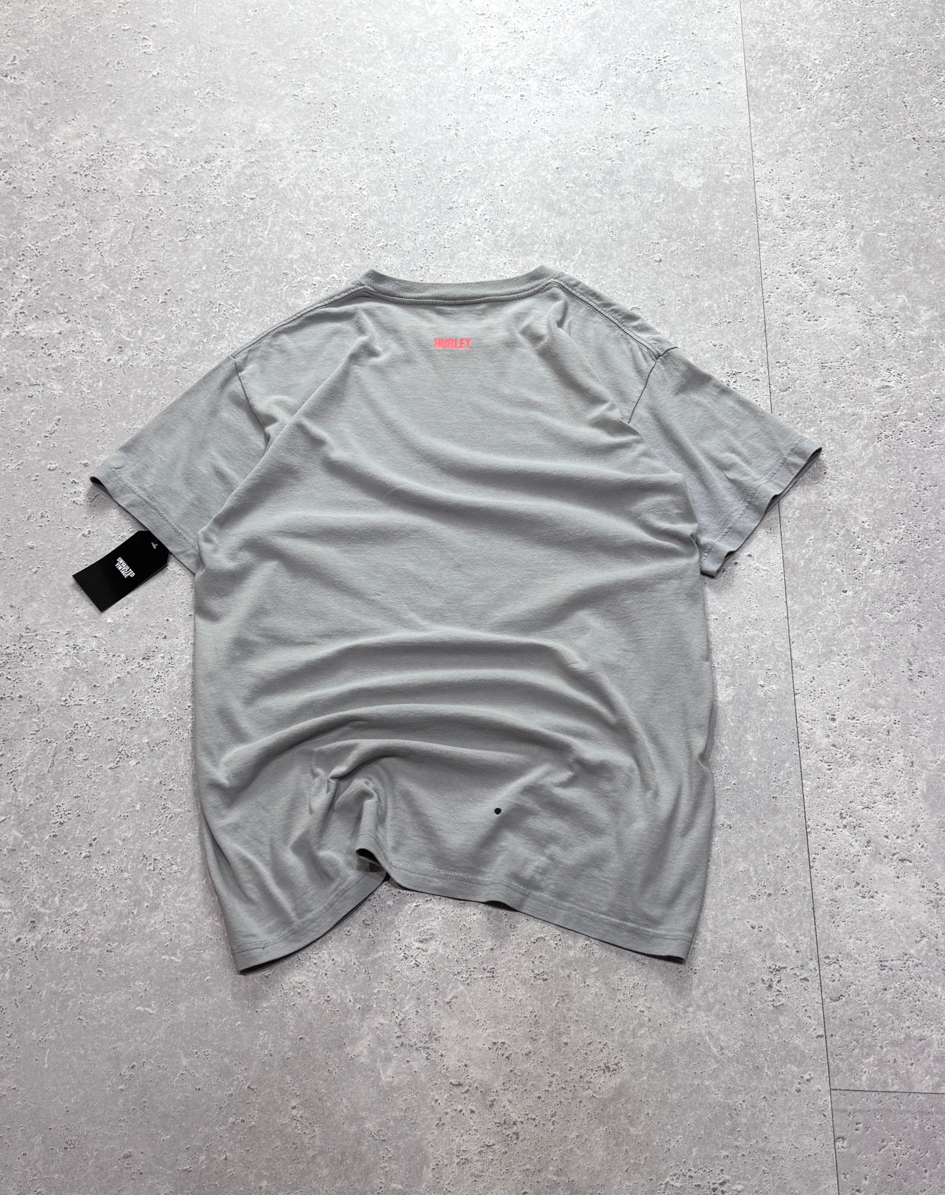 Vintage 2000s Hurley International Surfwear Tee (L)
