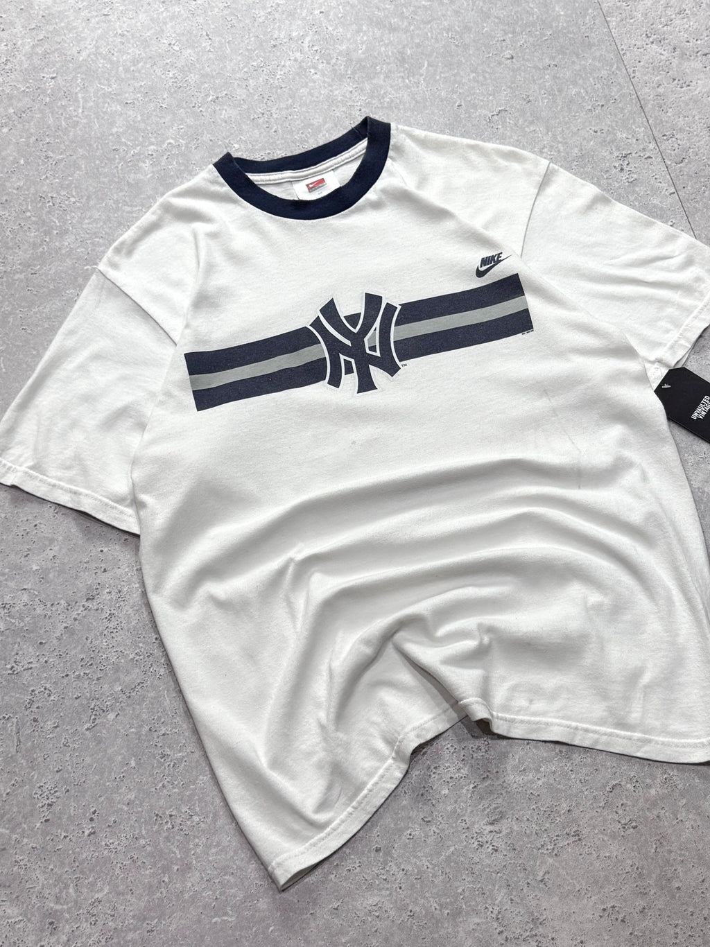 Vintage 2000s Nike X New York Yankees MLB Tee (M)