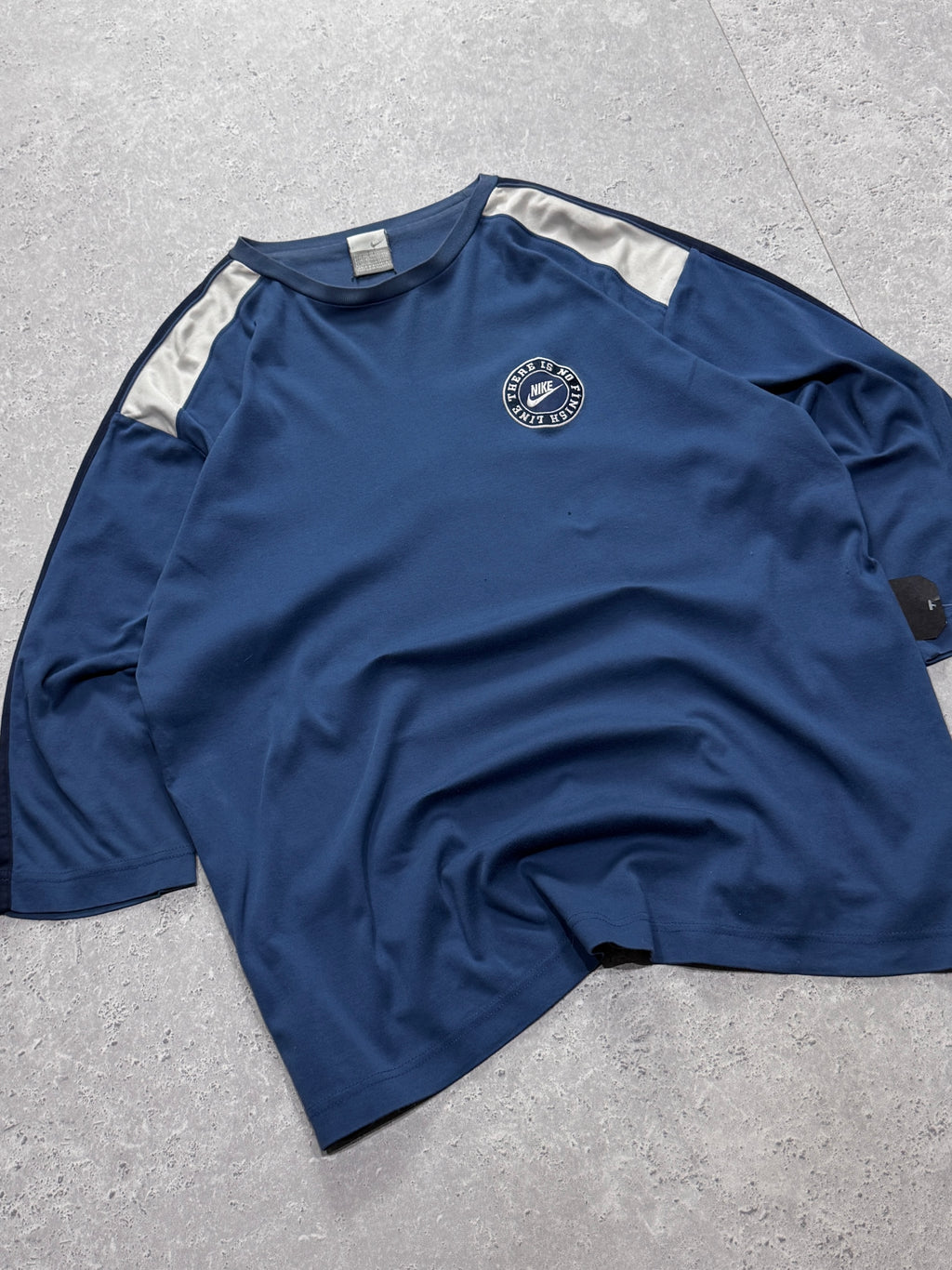 Vintage 2000s Nike 3/4 Sleeve Tee (XL)