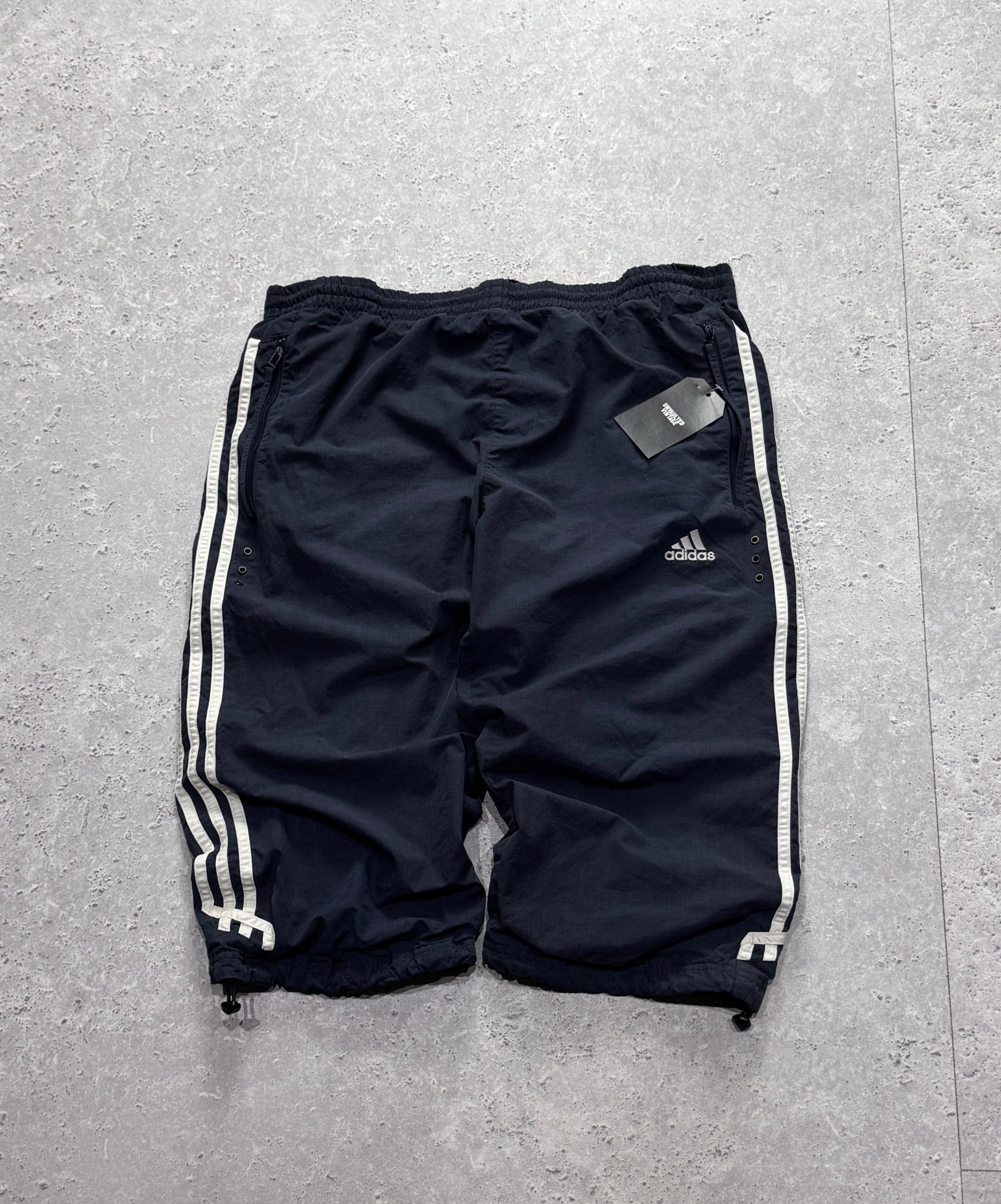Vintage 2000s Adidas 3/4 Track Shorts (M)