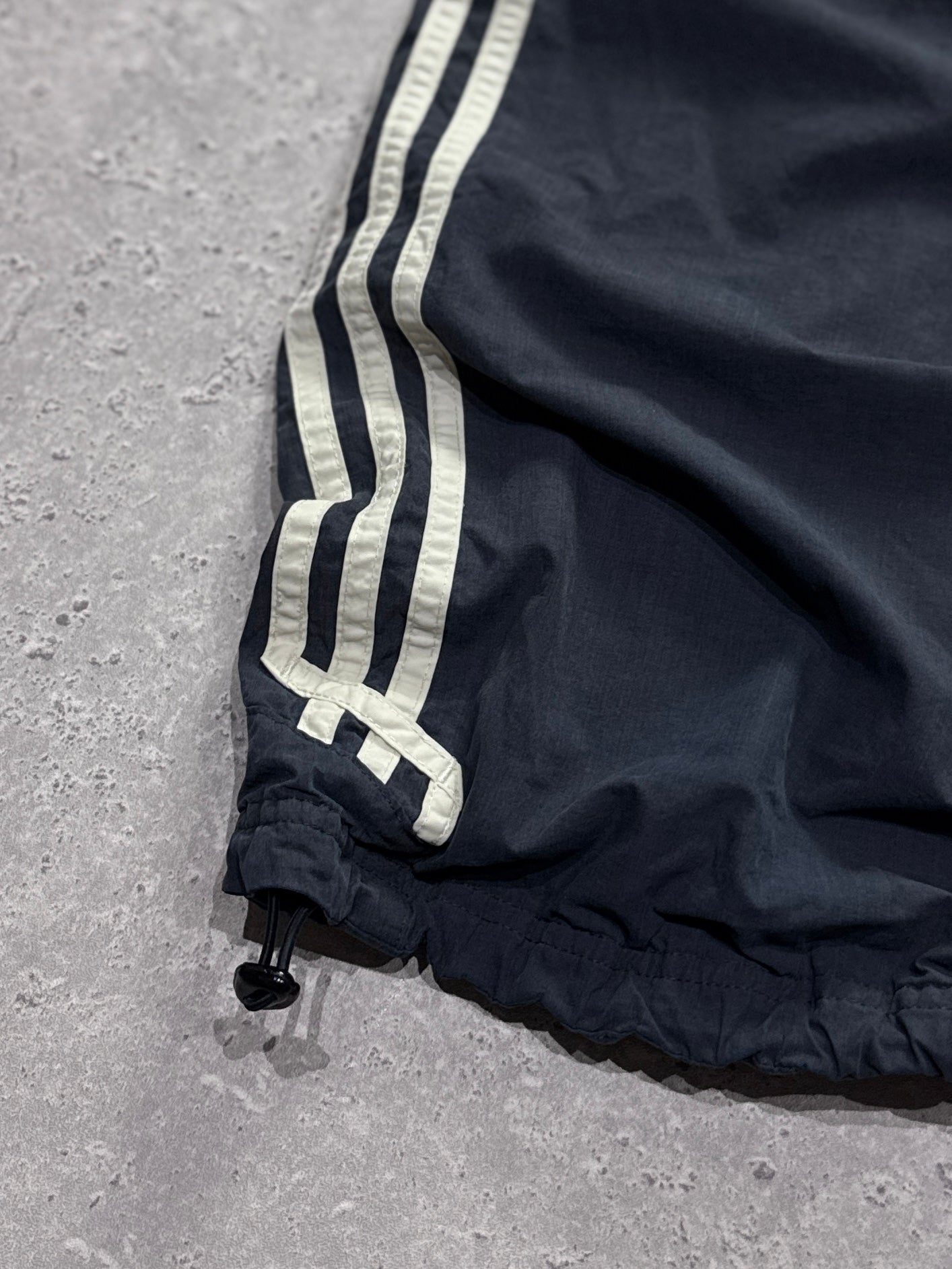Vintage 2000s Adidas 3/4 Track Shorts (M)