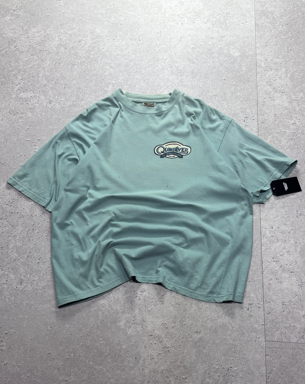 Vintage 90s Quiksilver All World Classic Surfwear Tee (XL)