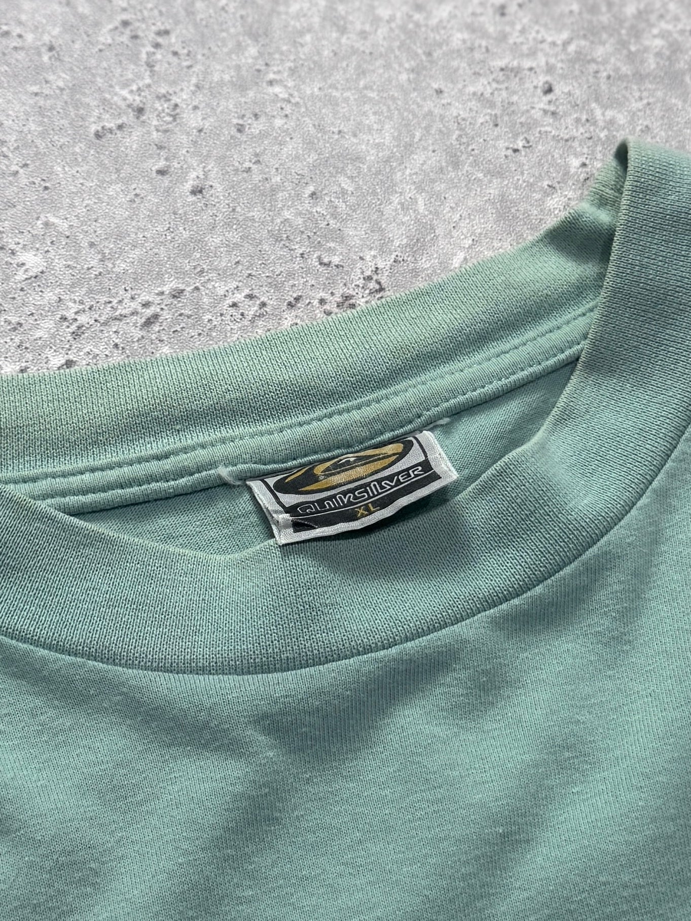 Vintage 90s Quiksilver All World Classic Surfwear Tee (XL)