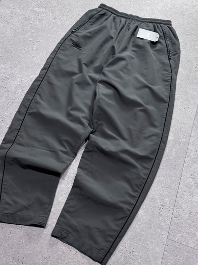 Vintage 2000s Umbro Spellout Track Pants (L)