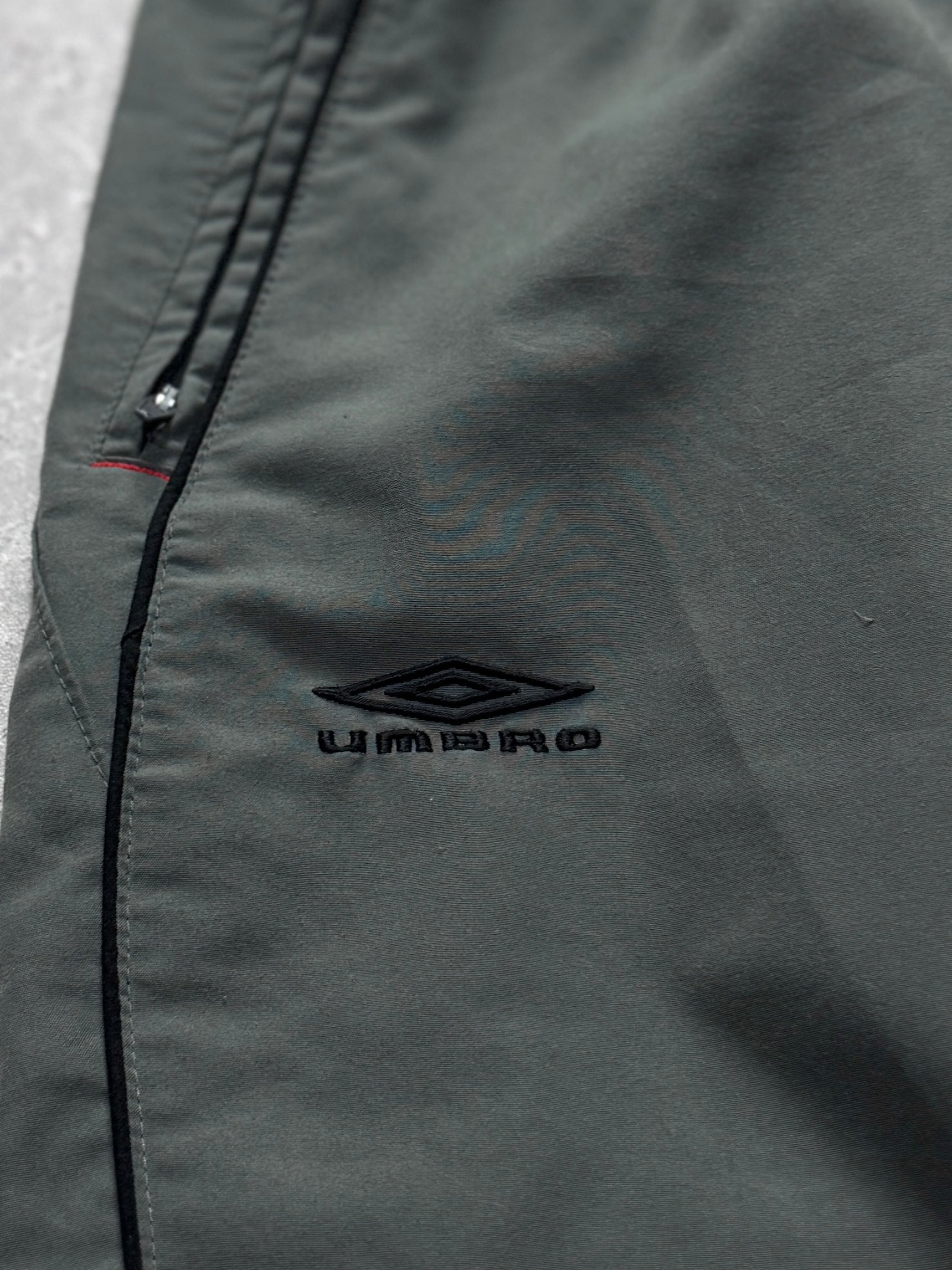 Vintage 2000s Umbro Spellout Track Pants (L)