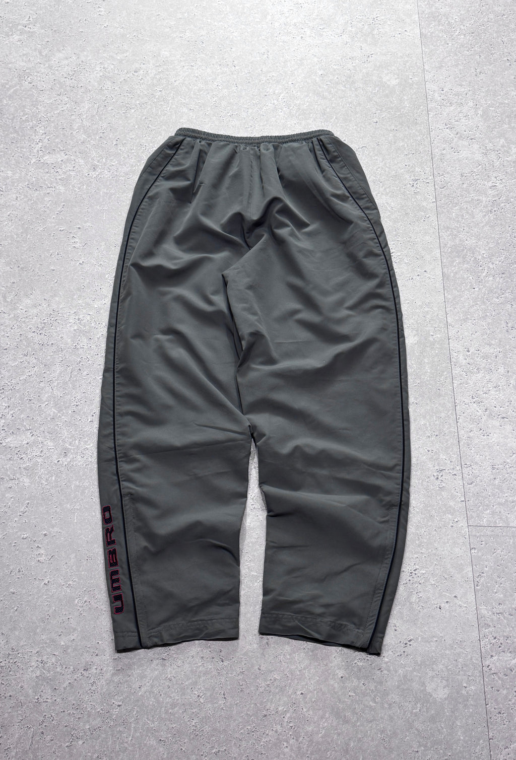 Vintage 2000s Umbro Spellout Track Pants (L)