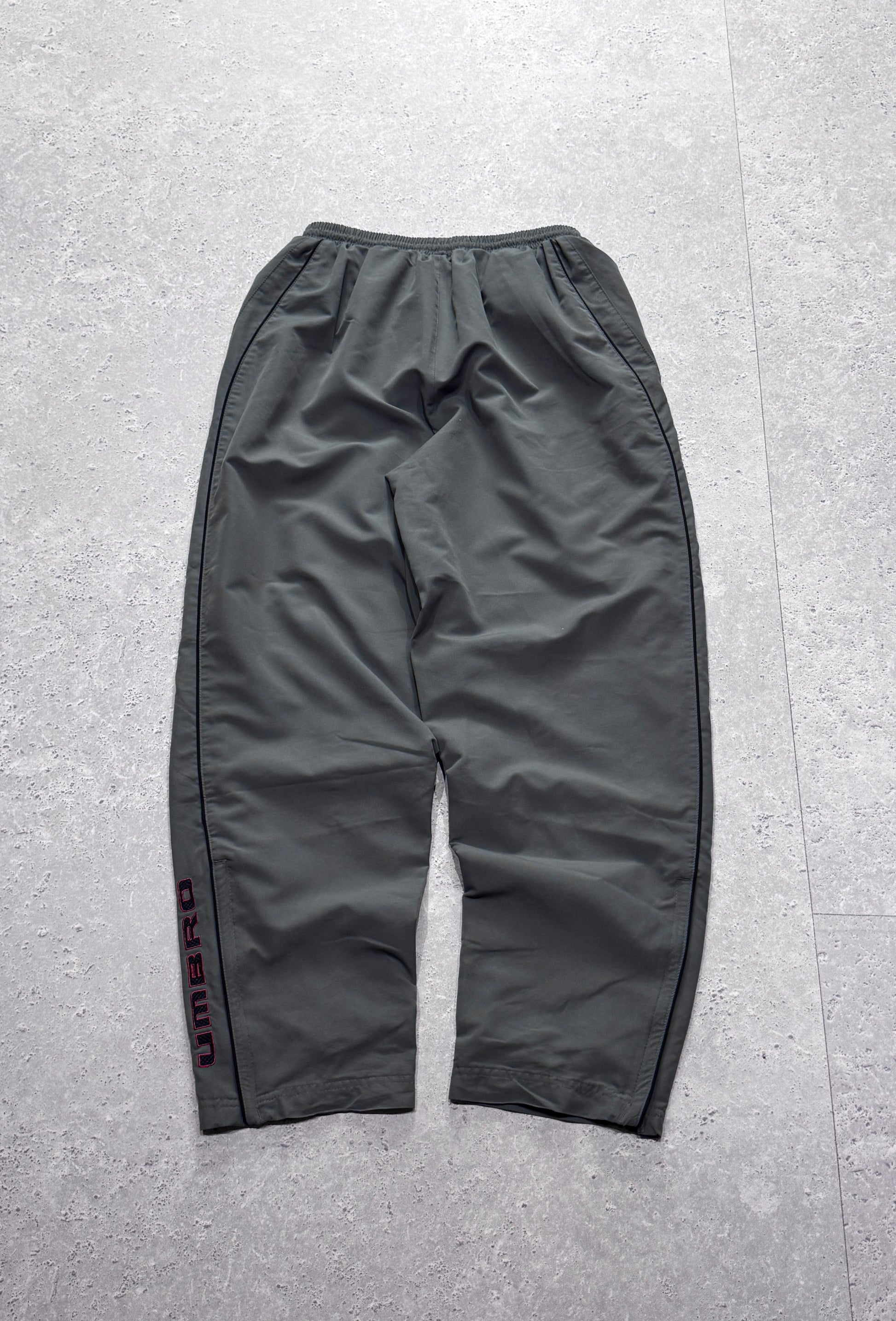 Vintage 2000s Umbro Spellout Track Pants (L)