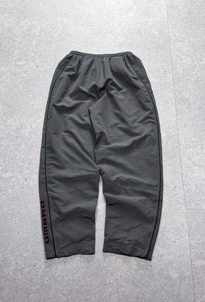 Vintage 2000s Umbro Spellout Track Pants (L)