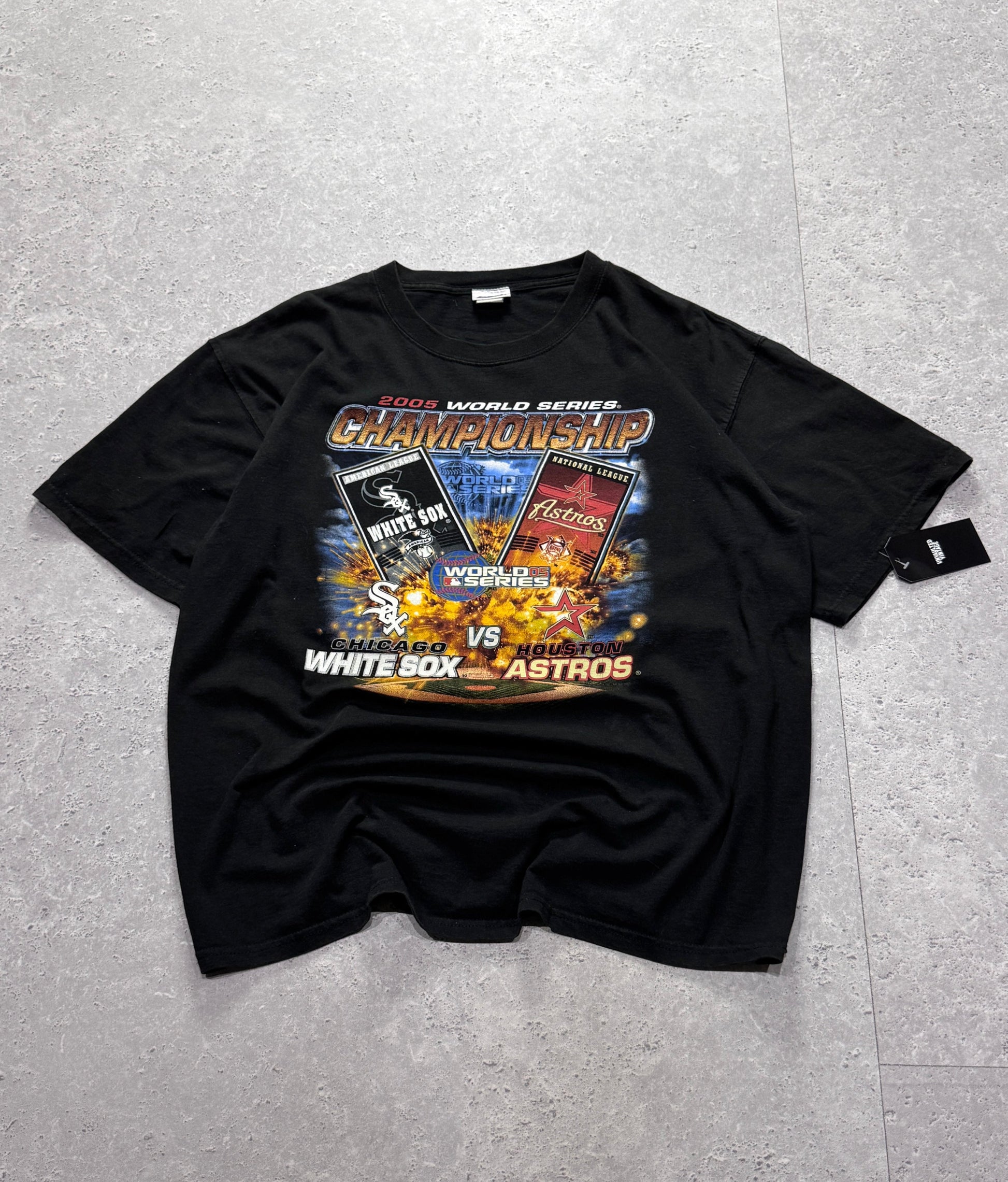 Vintage 2005 MLB World Series Chicago White Sox vs Houston Astros Tee (XL)