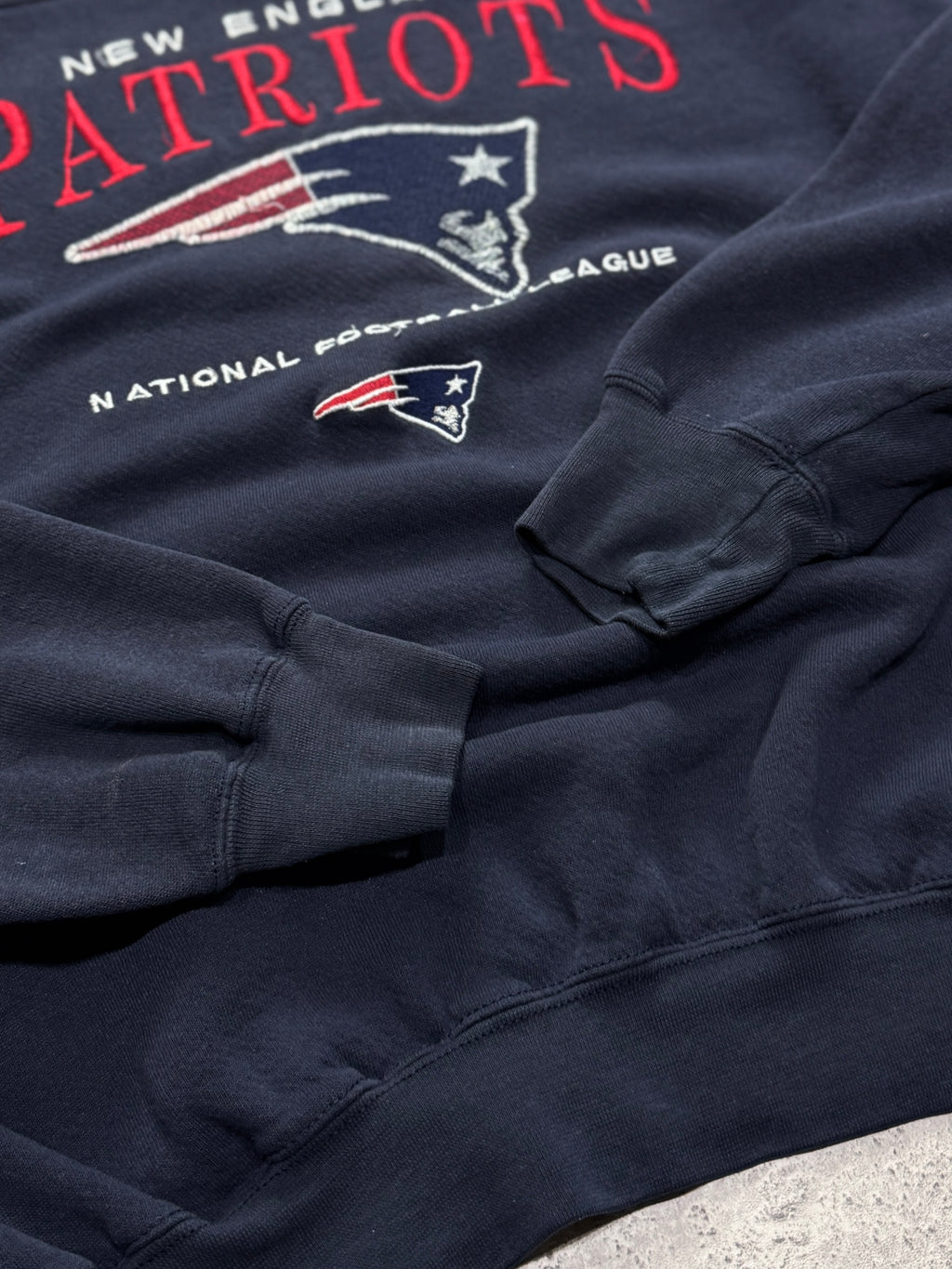 Vintage 2000s New England Patriots NFL Sweater (XL)