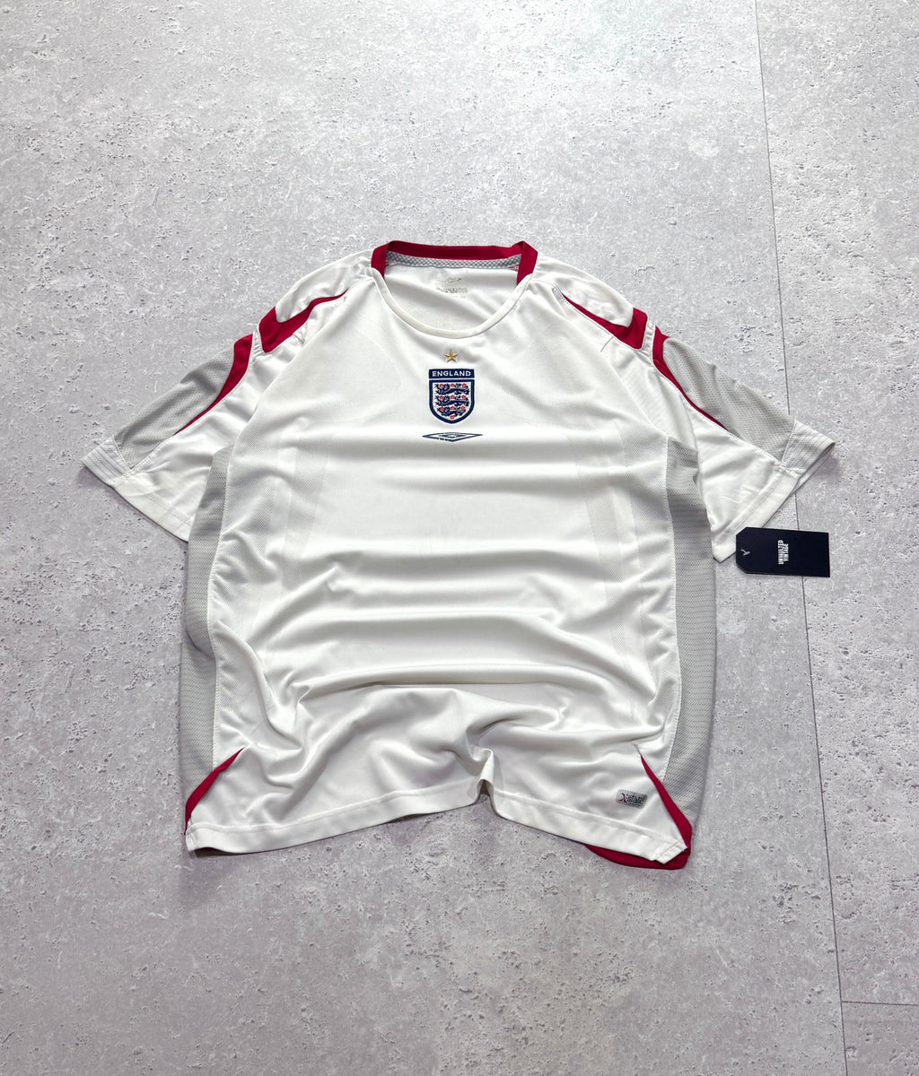 Vintage 2000s Umbro X England Football Jersey (L)