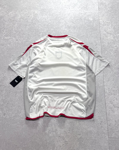 Vintage 2000s Umbro X England Football Jersey (L)