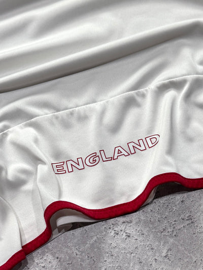 Vintage 2000s Umbro X England Football Jersey (L)