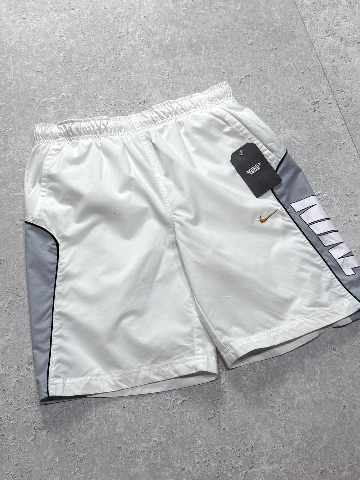 Vintage 2000s Nike Spellout Track Shorts (S)