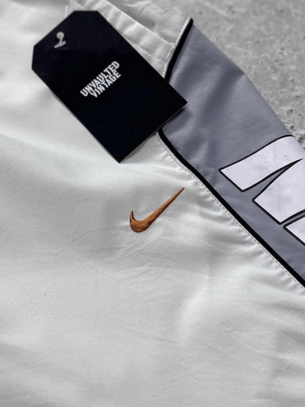 Vintage 2000s Nike Spellout Track Shorts (S)