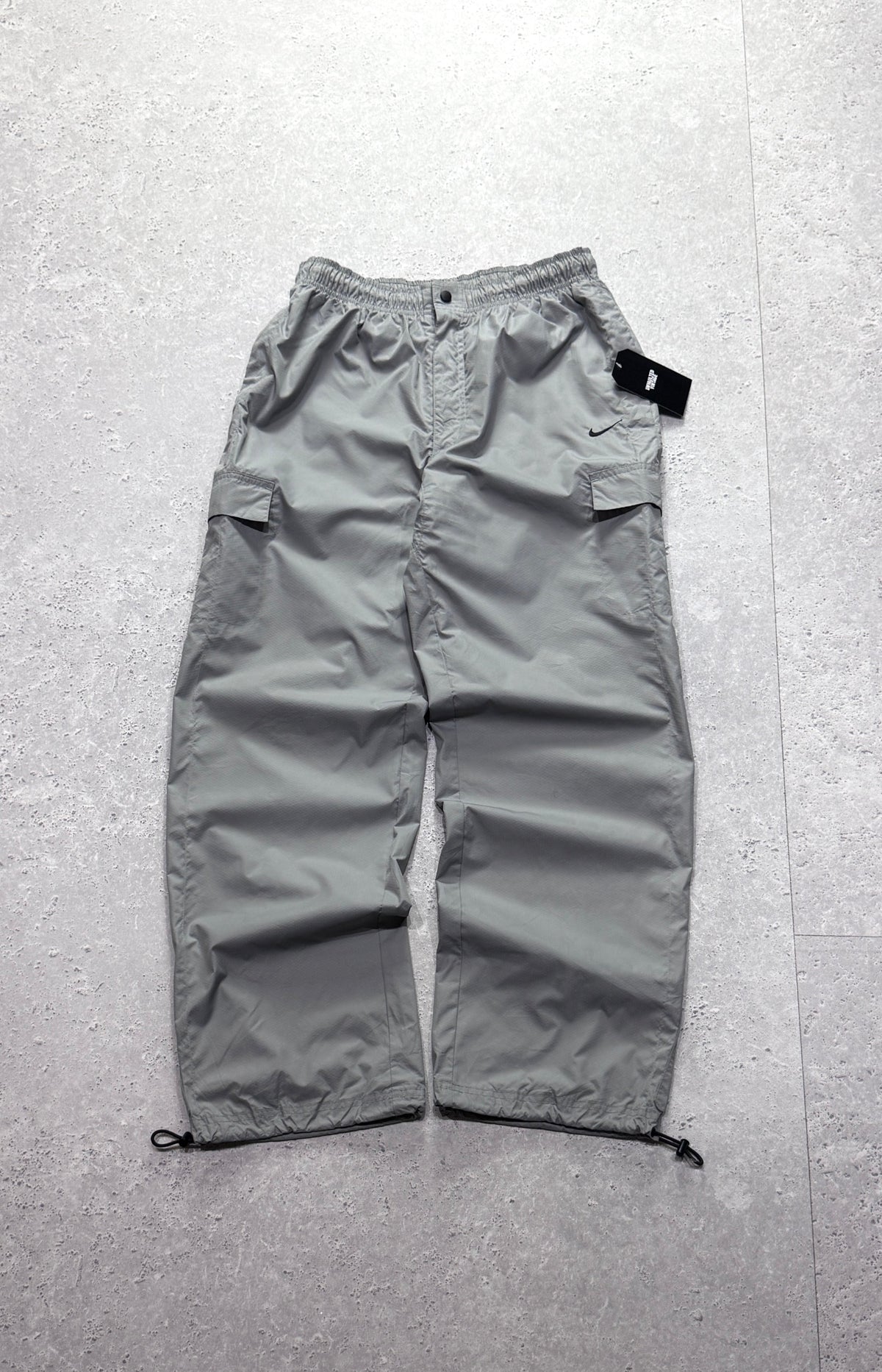 Vintage 2000s Nike Cargo Track Pants (M)