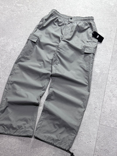 Vintage 2000s Nike Cargo Track Pants (M)