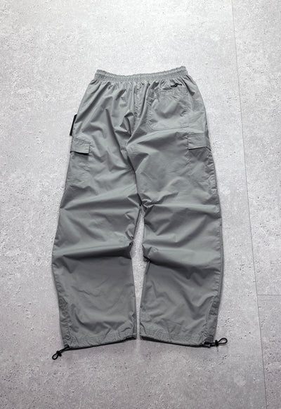 Vintage 2000s Nike Cargo Track Pants (M)