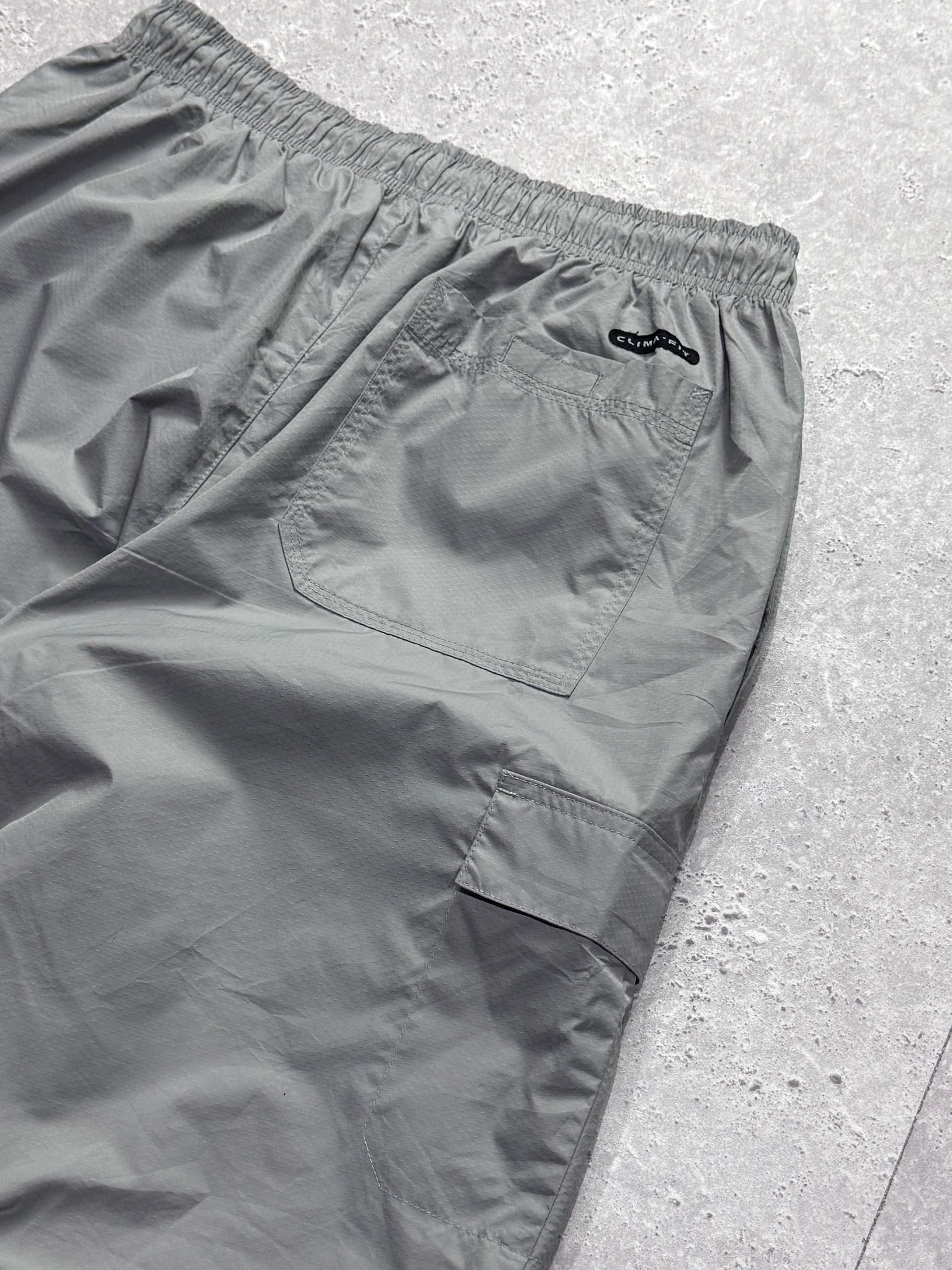 Vintage 2000s Nike Cargo Track Pants (M)