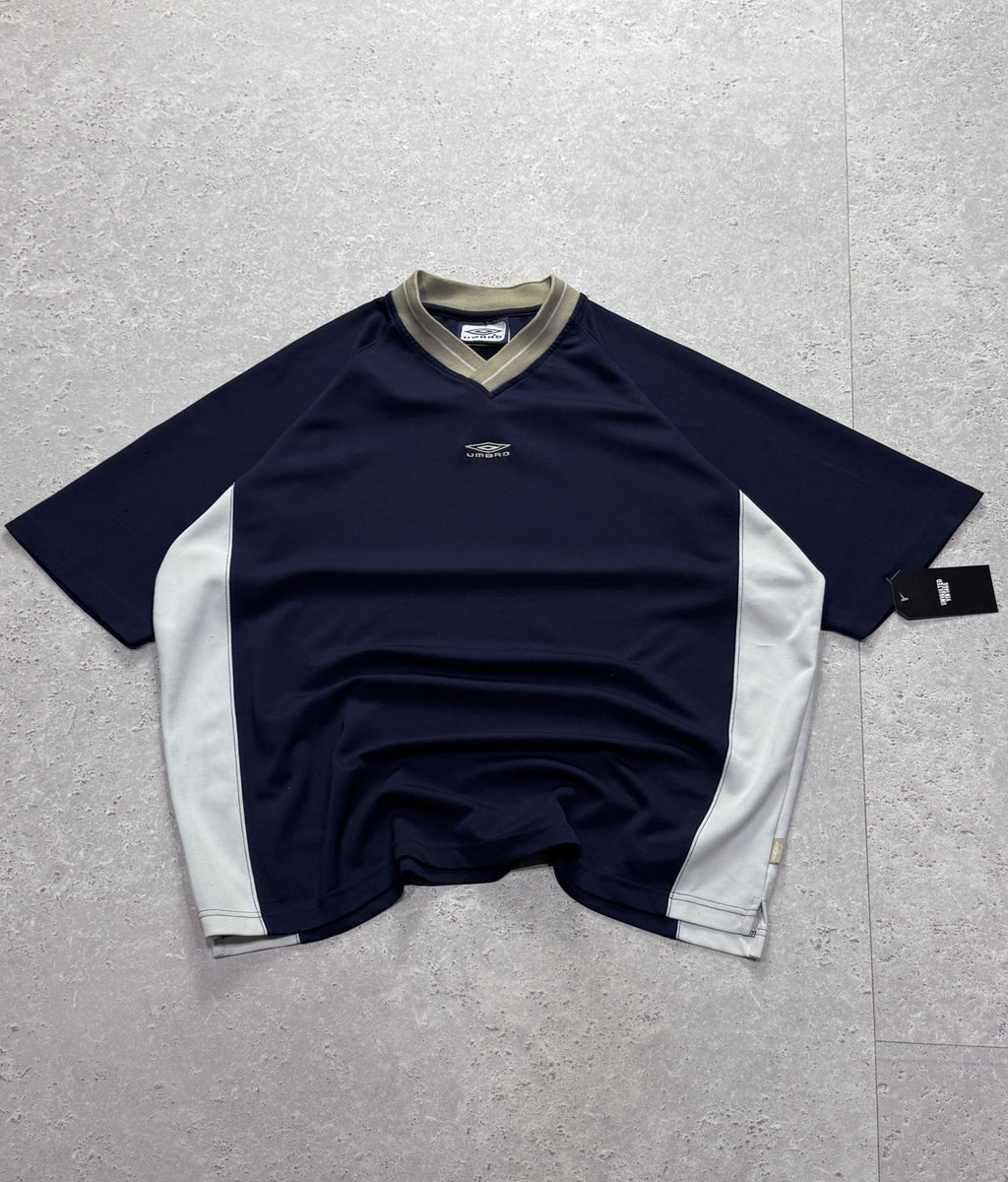 Vintage 2000s Umbro Training Jersey (XL)