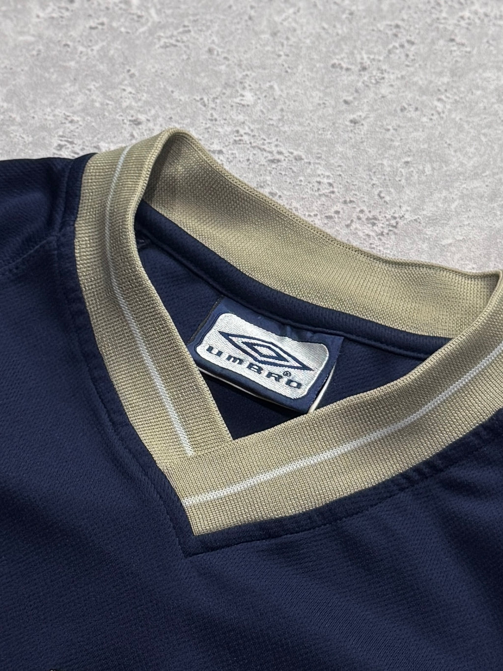Vintage 2000s Umbro Training Jersey (XL)