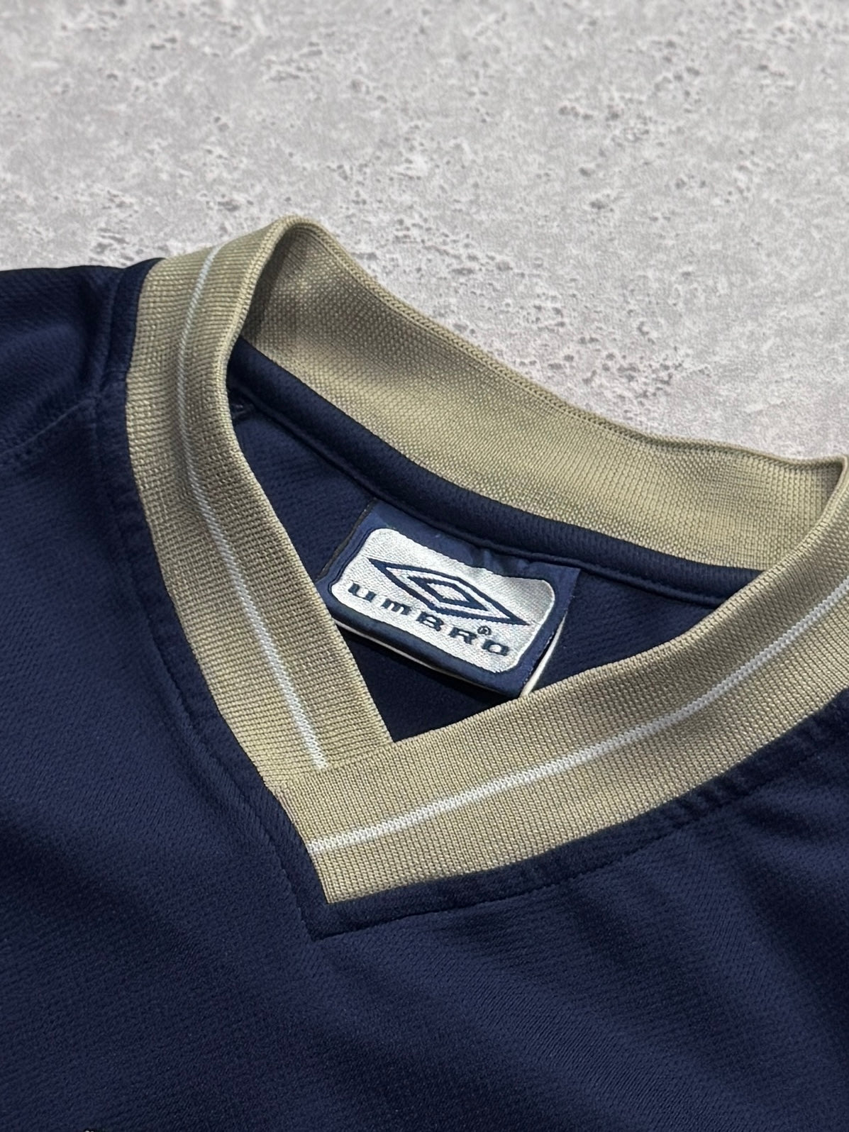 Vintage 2000s Umbro Training Jersey (XL)