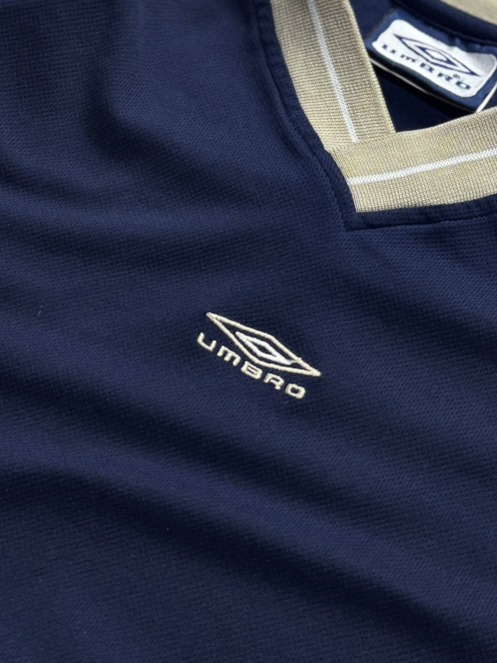 Vintage 2000s Umbro Training Jersey (XL)