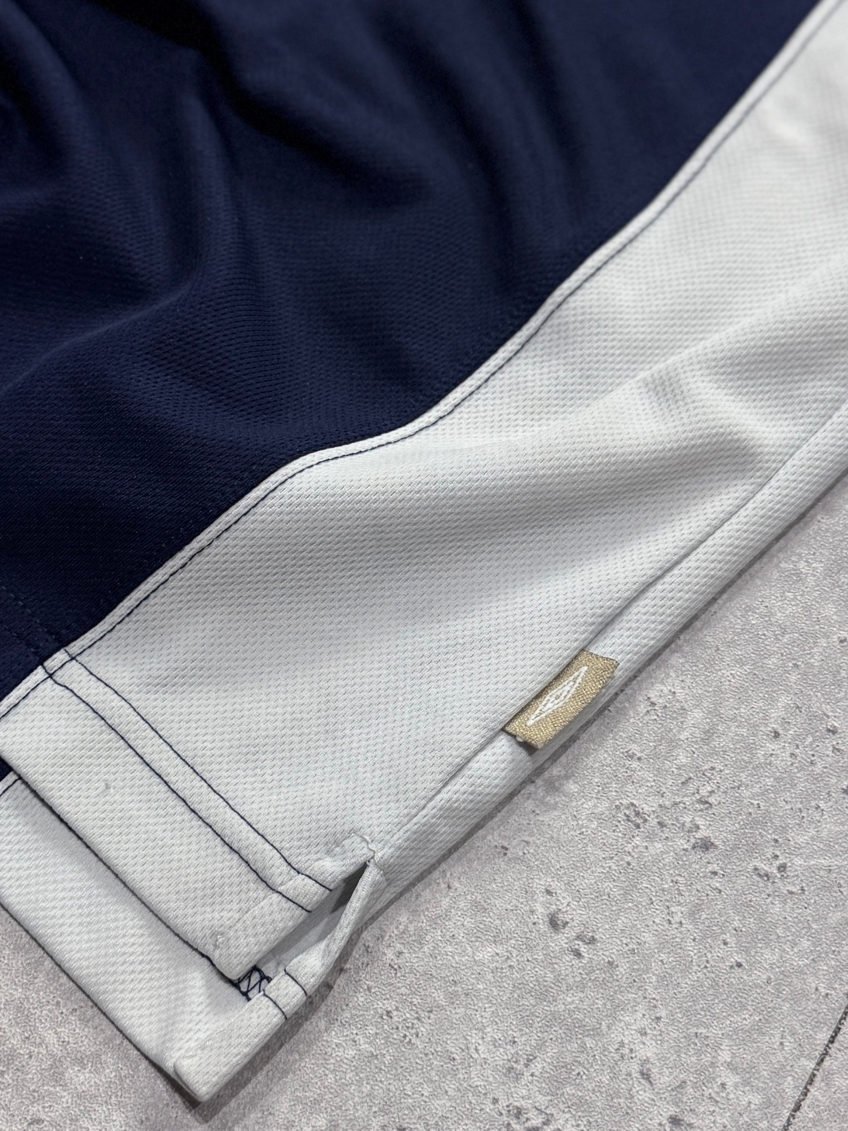Vintage 2000s Umbro Training Jersey (XL)