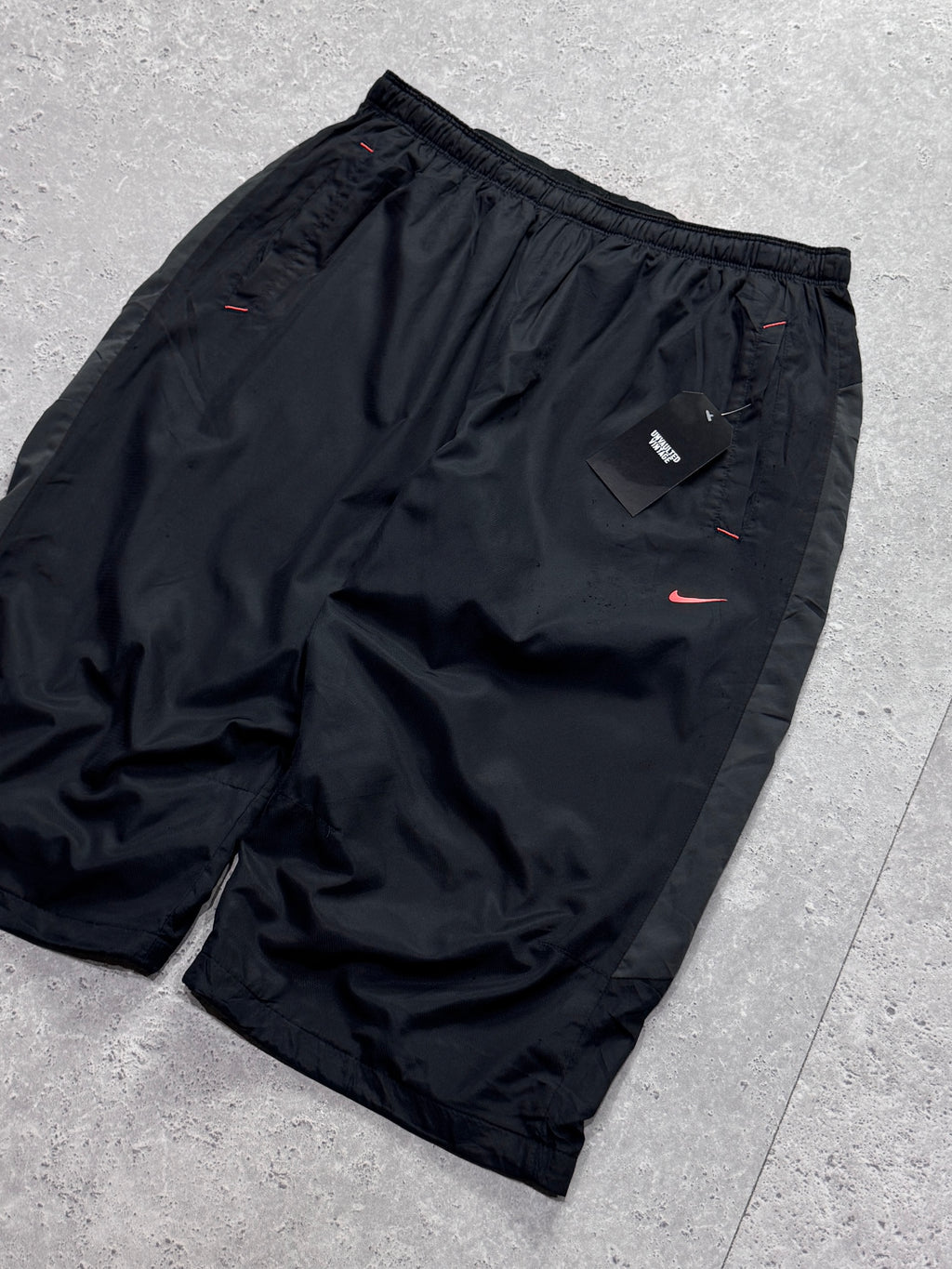Vintage 2000s Nike Track Shorts (L)
