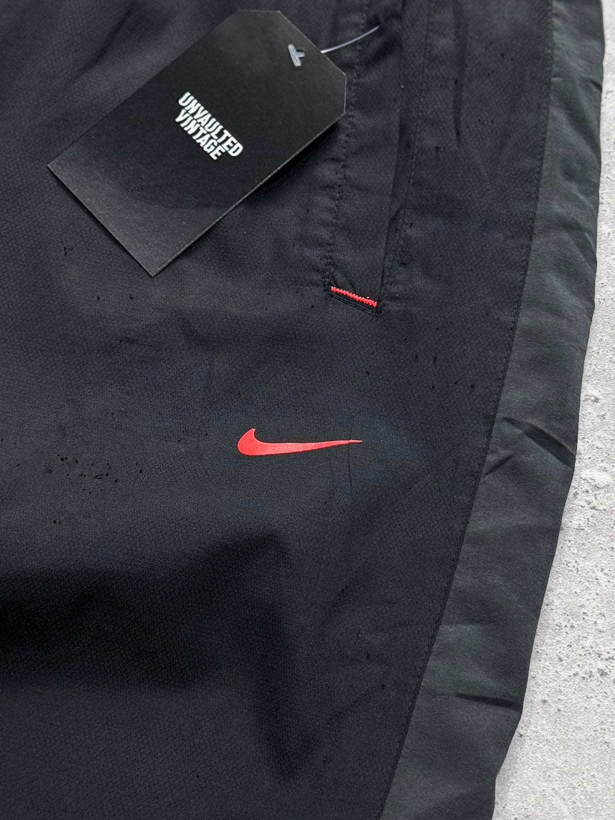 Vintage 2000s Nike Track Shorts (L)
