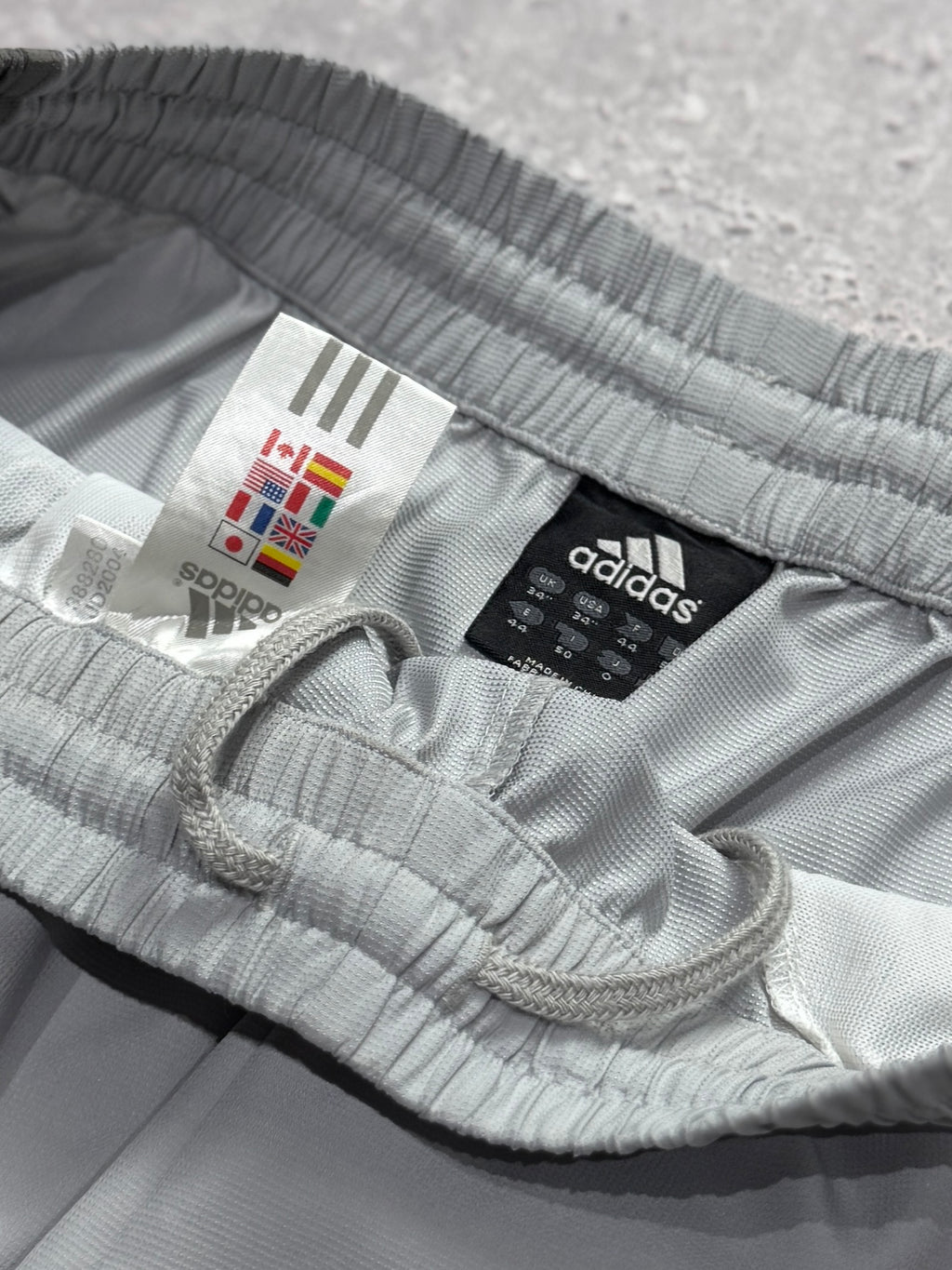 Vintage 2000s Adidas 3/4 Track Shorts (34”)