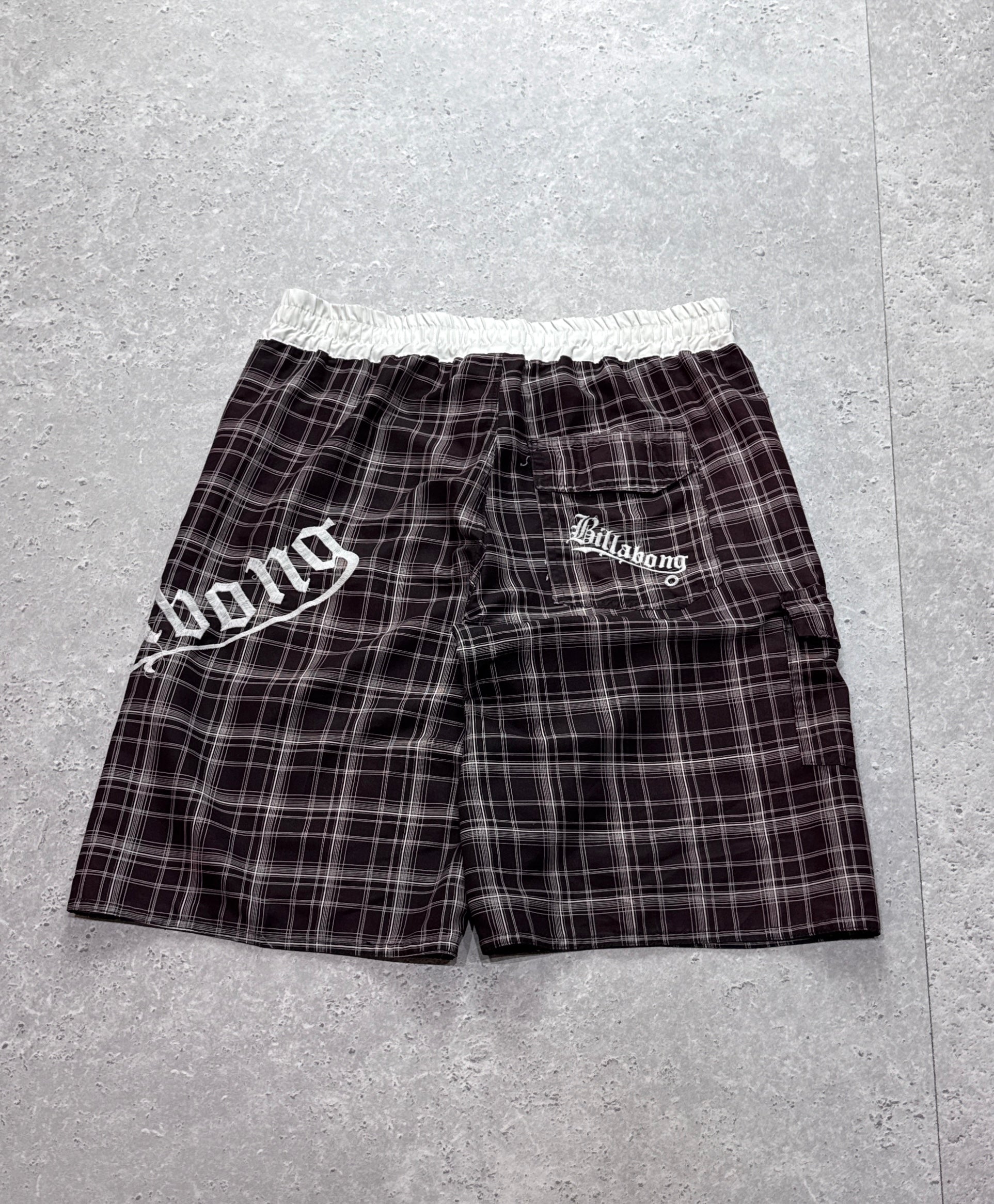 Vintage Y2K Billabong Plaid Boardshorts (34")