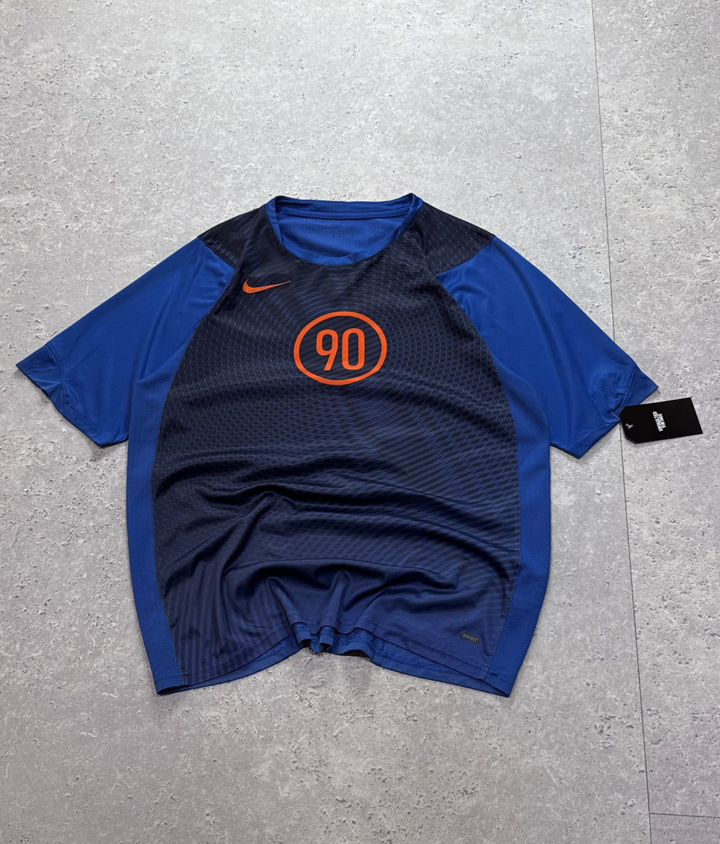 Vintage 2000s Nike Total 90 Training Tee (L)