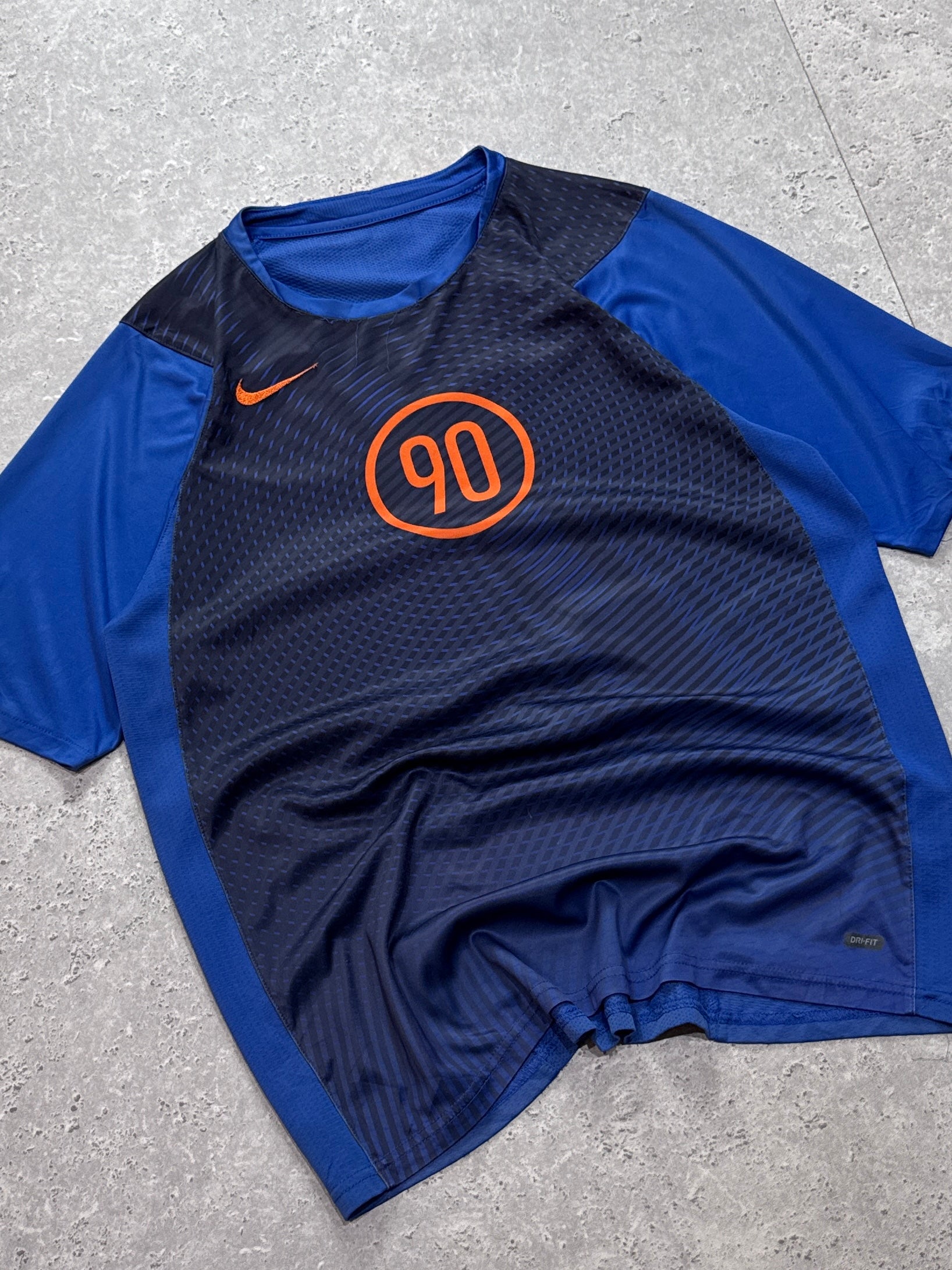 Vintage 2000s Nike Total 90 Training Tee (L)
