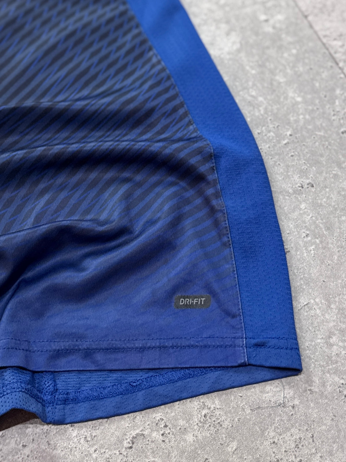 Vintage 2000s Nike Total 90 Training Tee (L)