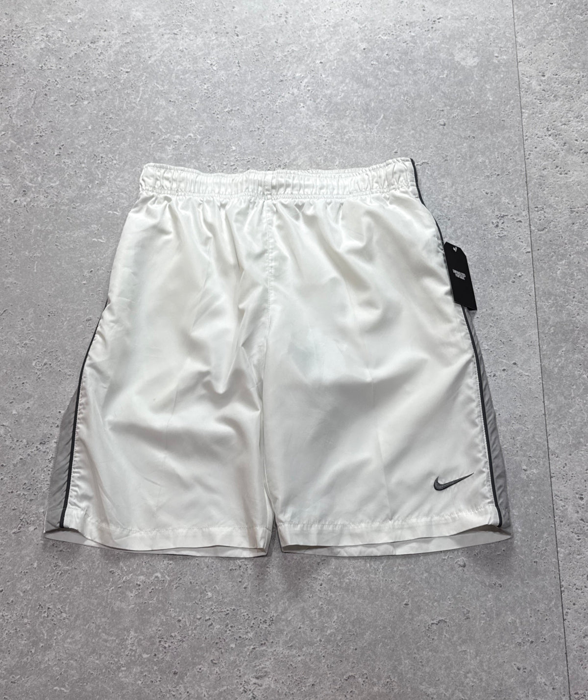Vintage 2000s Nike Track Shorts (M)