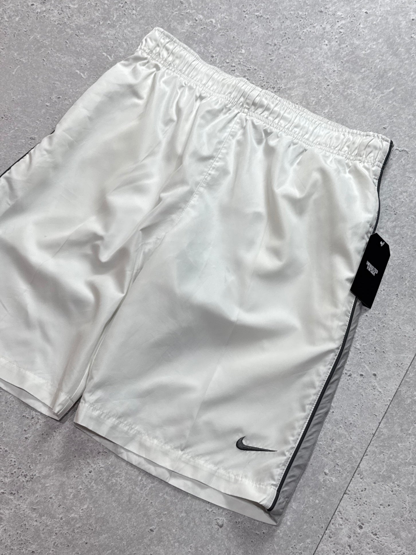 Vintage 2000s Nike Track Shorts (M)