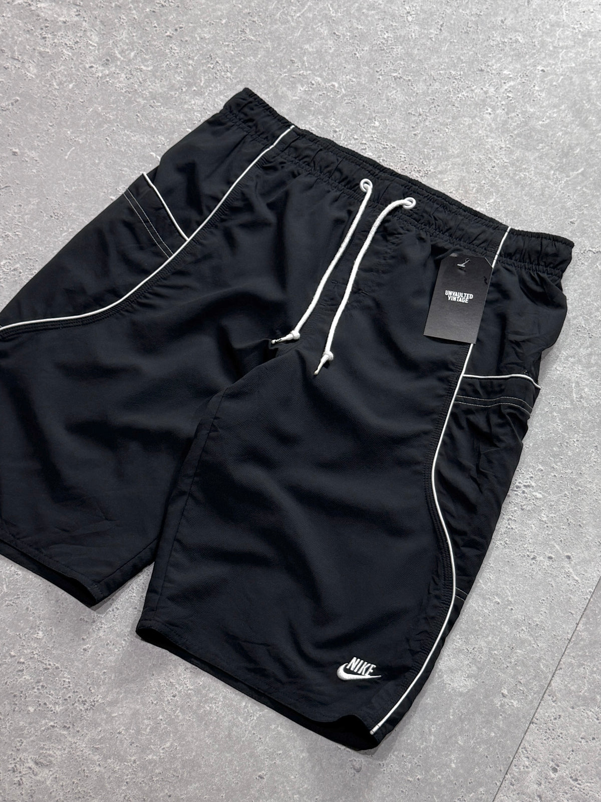 Vintage 2000s Nike Track Shorts (M)