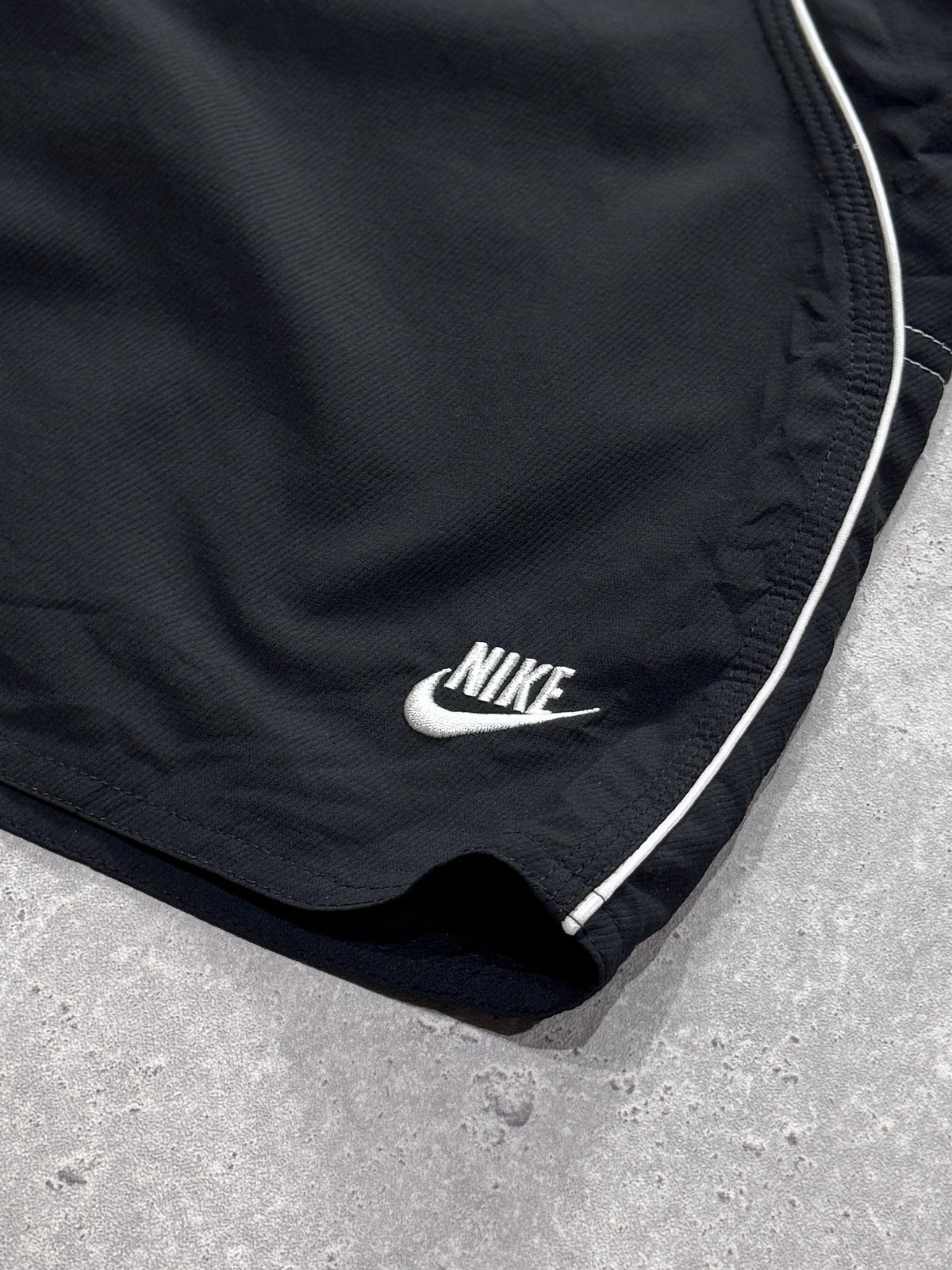 Vintage 2000s Nike Track Shorts (M)