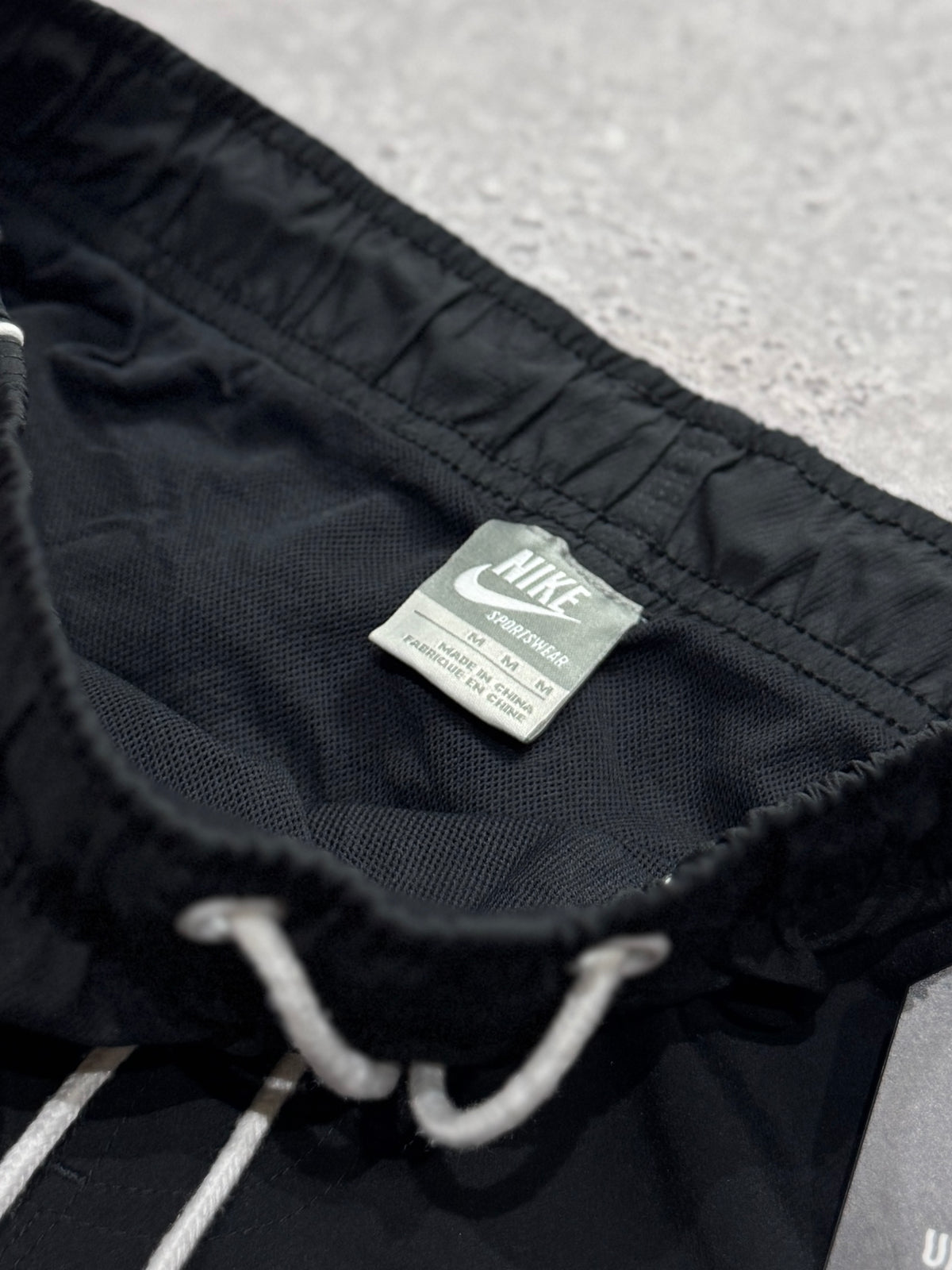 Vintage 2000s Nike Track Shorts (M)