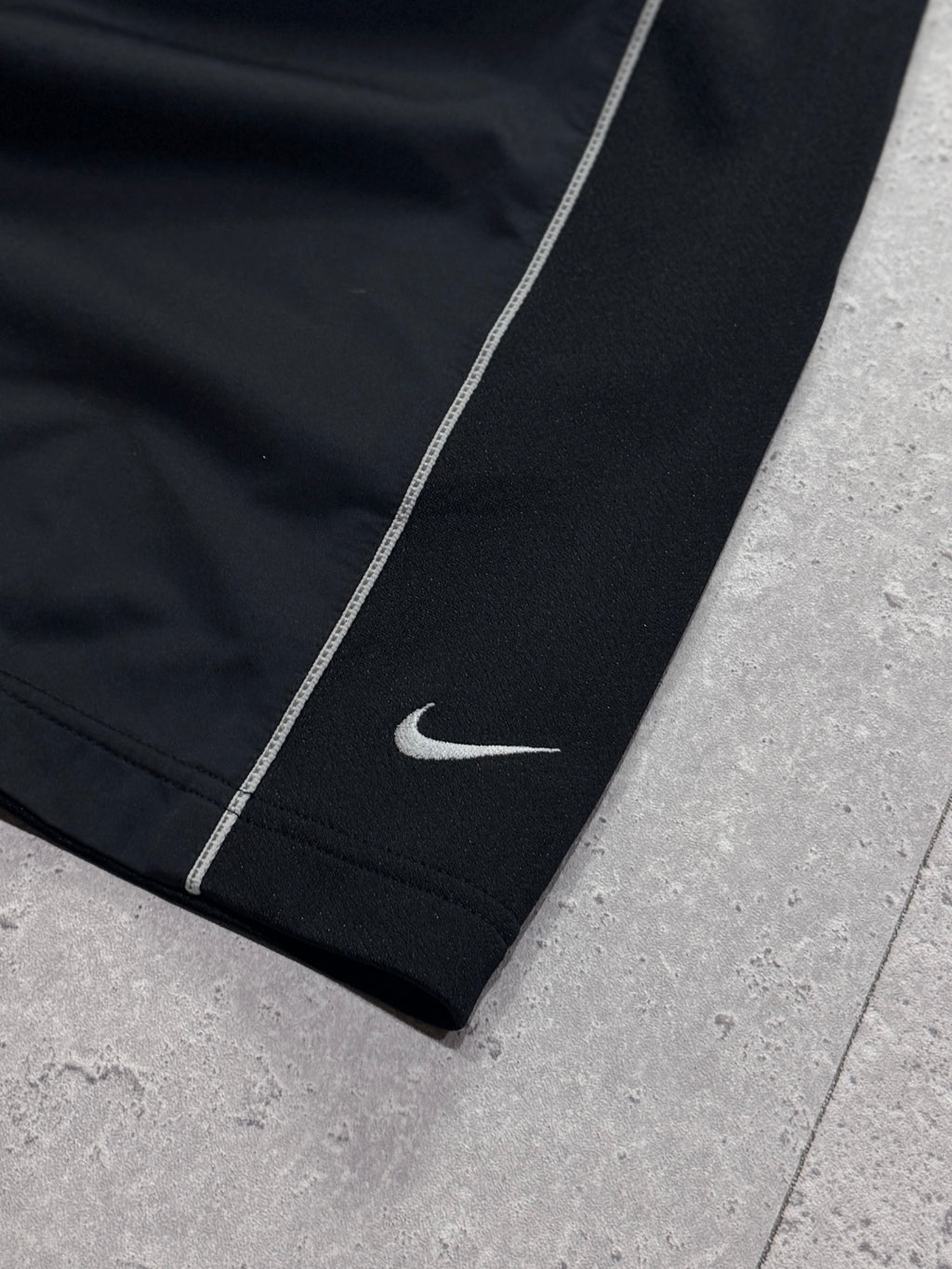 Vintage 2000s Nike Track Shorts (L)