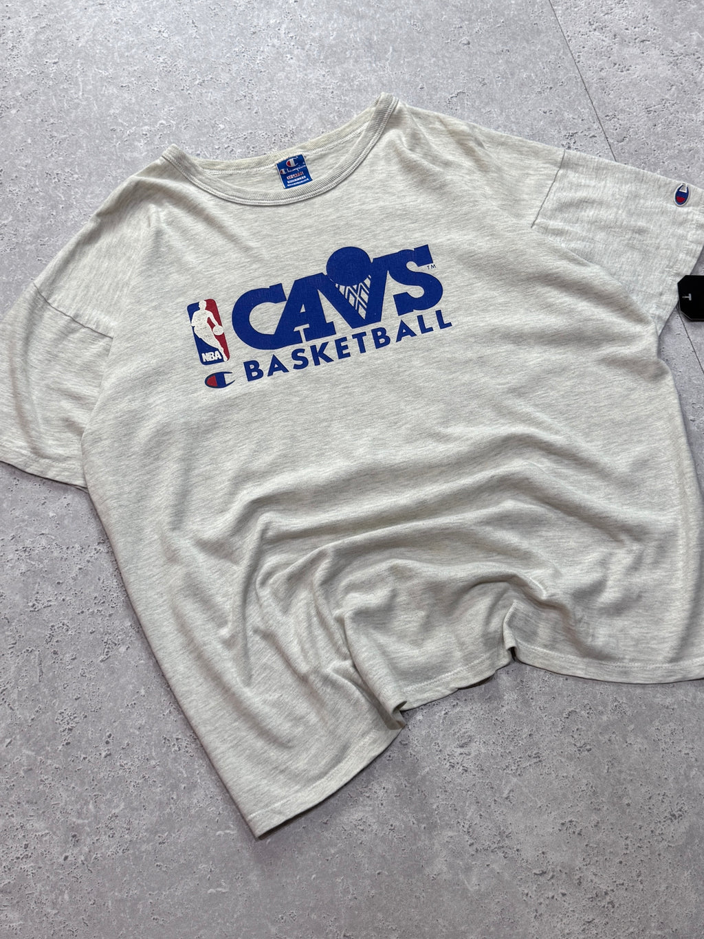 Vintage 90s Champion X Cleveland Cavs NBA Tee (L)