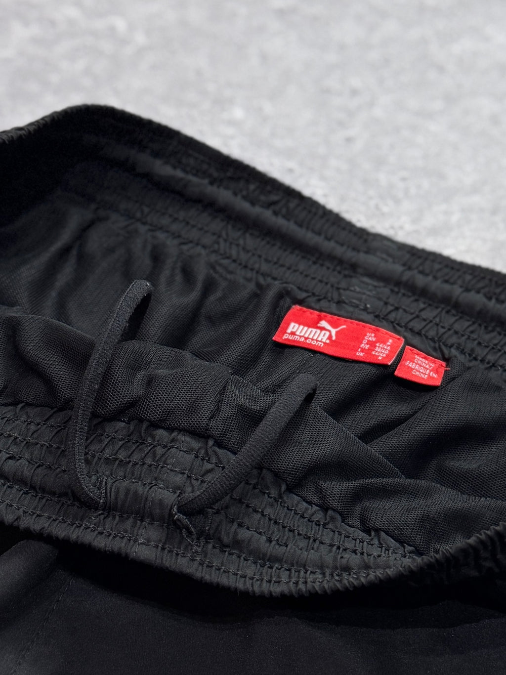 Vintage 2000s Puma 3/4 Track Shorts (S)