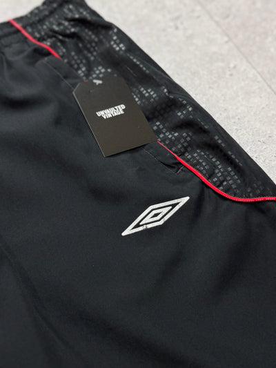 Vintage 2000s Umbro 3/4 Track Shorts (XL)
