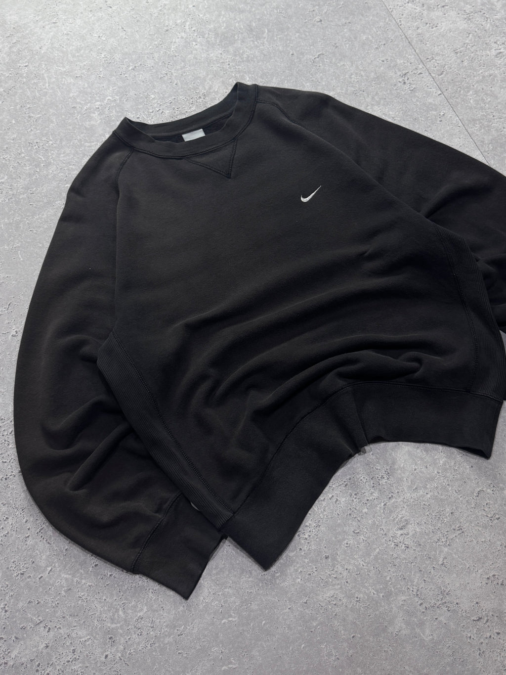 Vintage 2000s Nike Swoosh Sweater (M)