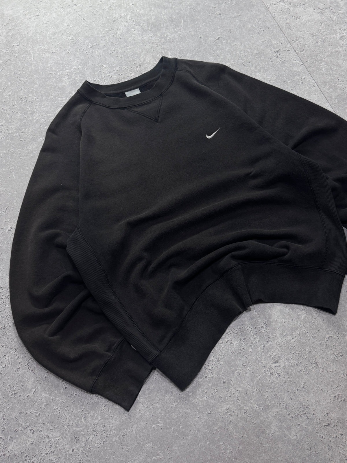 Vintage 2000s Nike Swoosh Sweater (M)